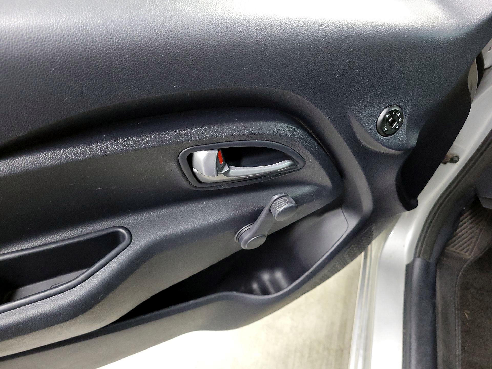 Thumbnail: 2016 Kia Rio5 - 12