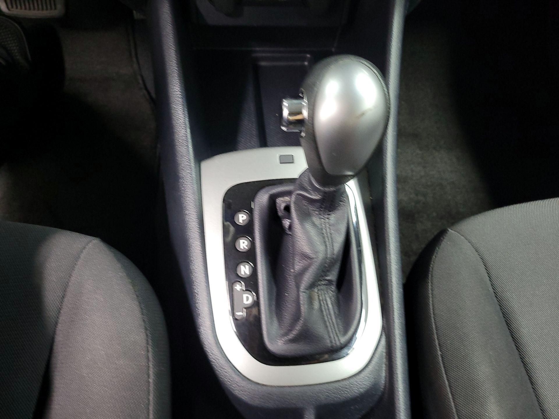 Thumbnail: 2016 Kia Rio5 - 16