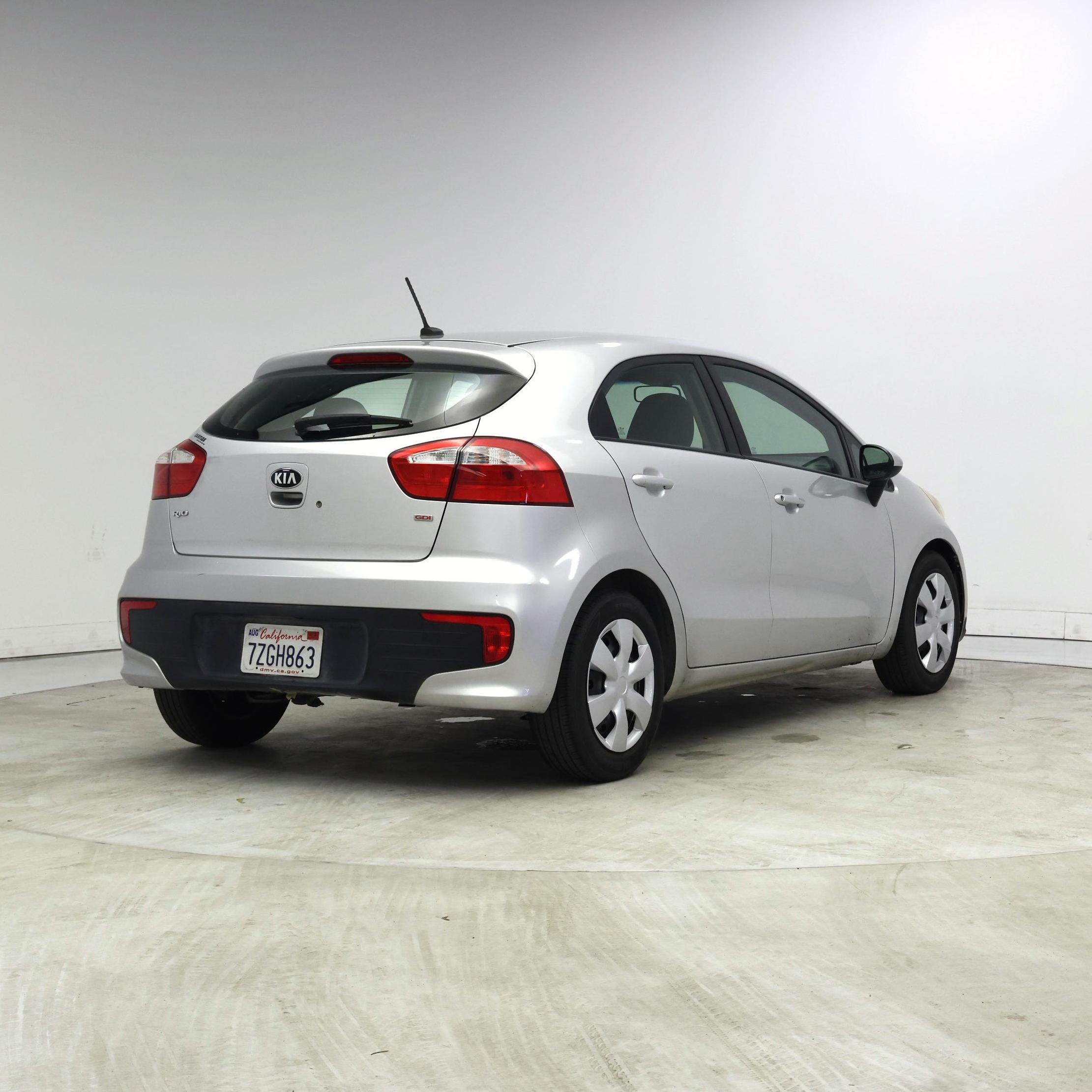 Thumbnail: 2016 Kia Rio5 - 8