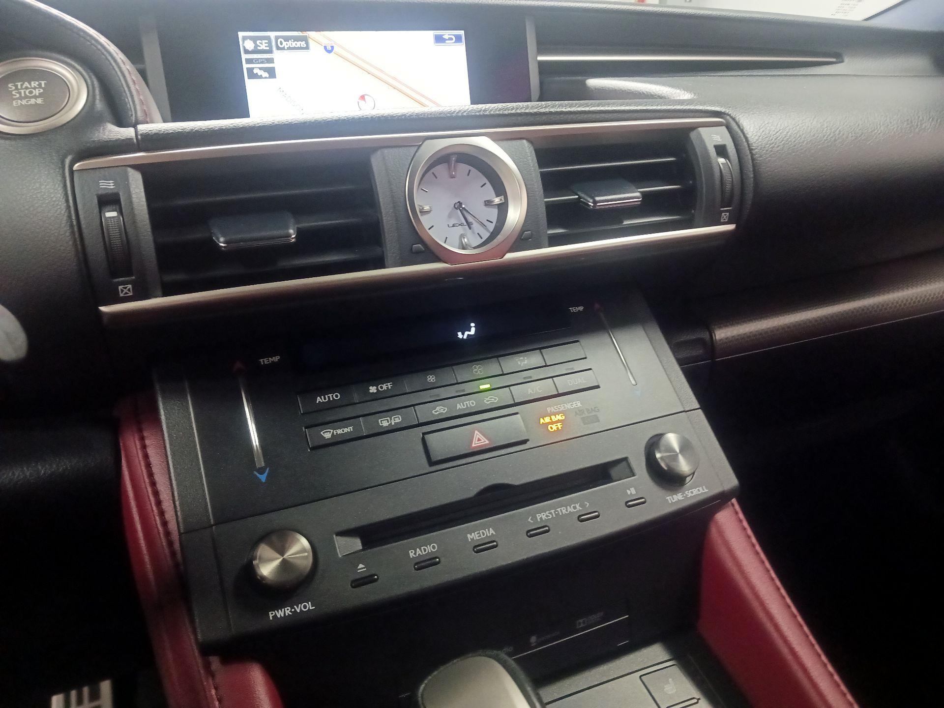 Thumbnail: 2016 Lexus RC - 15