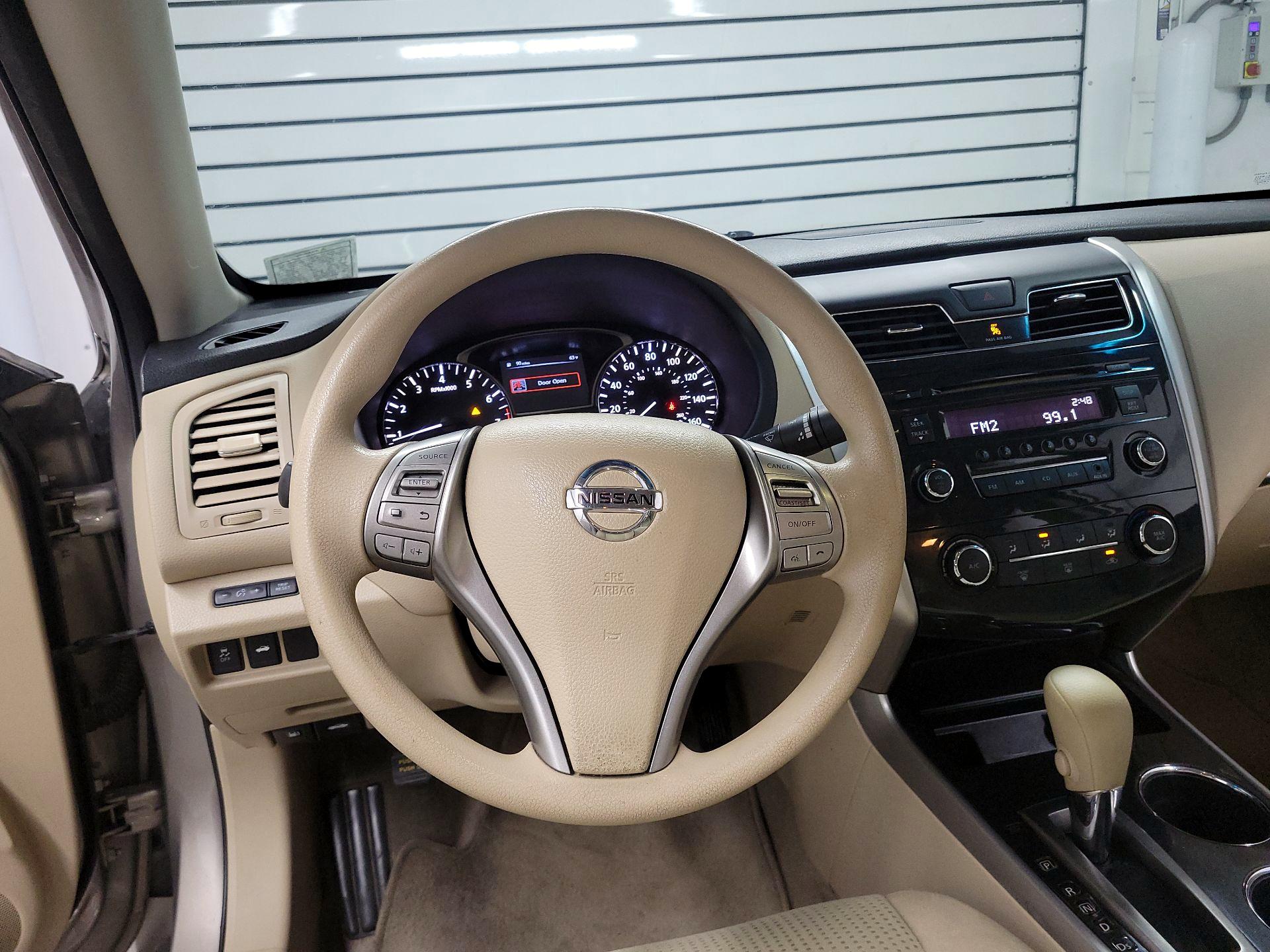 Thumbnail: 2014 Nissan Altima - 10