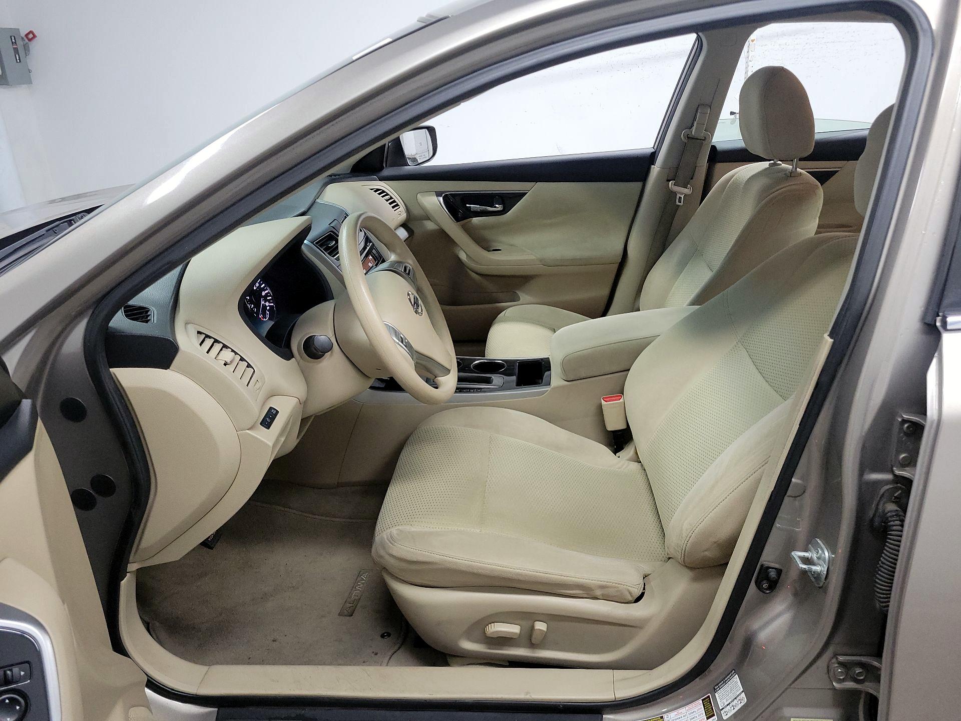 Thumbnail: 2014 Nissan Altima - 11