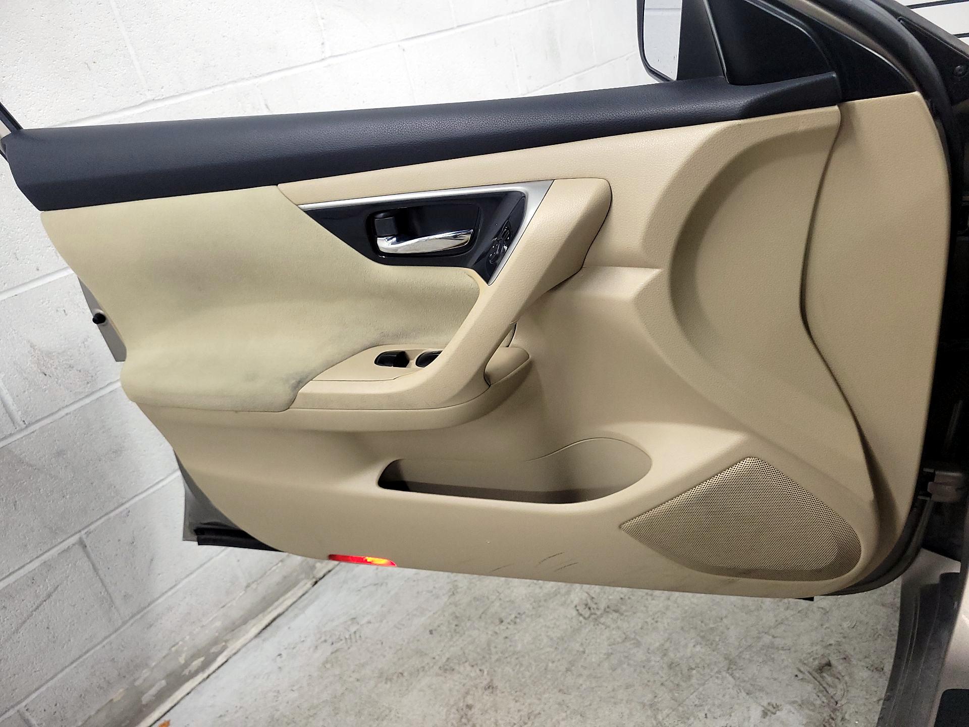 Thumbnail: 2014 Nissan Altima - 12