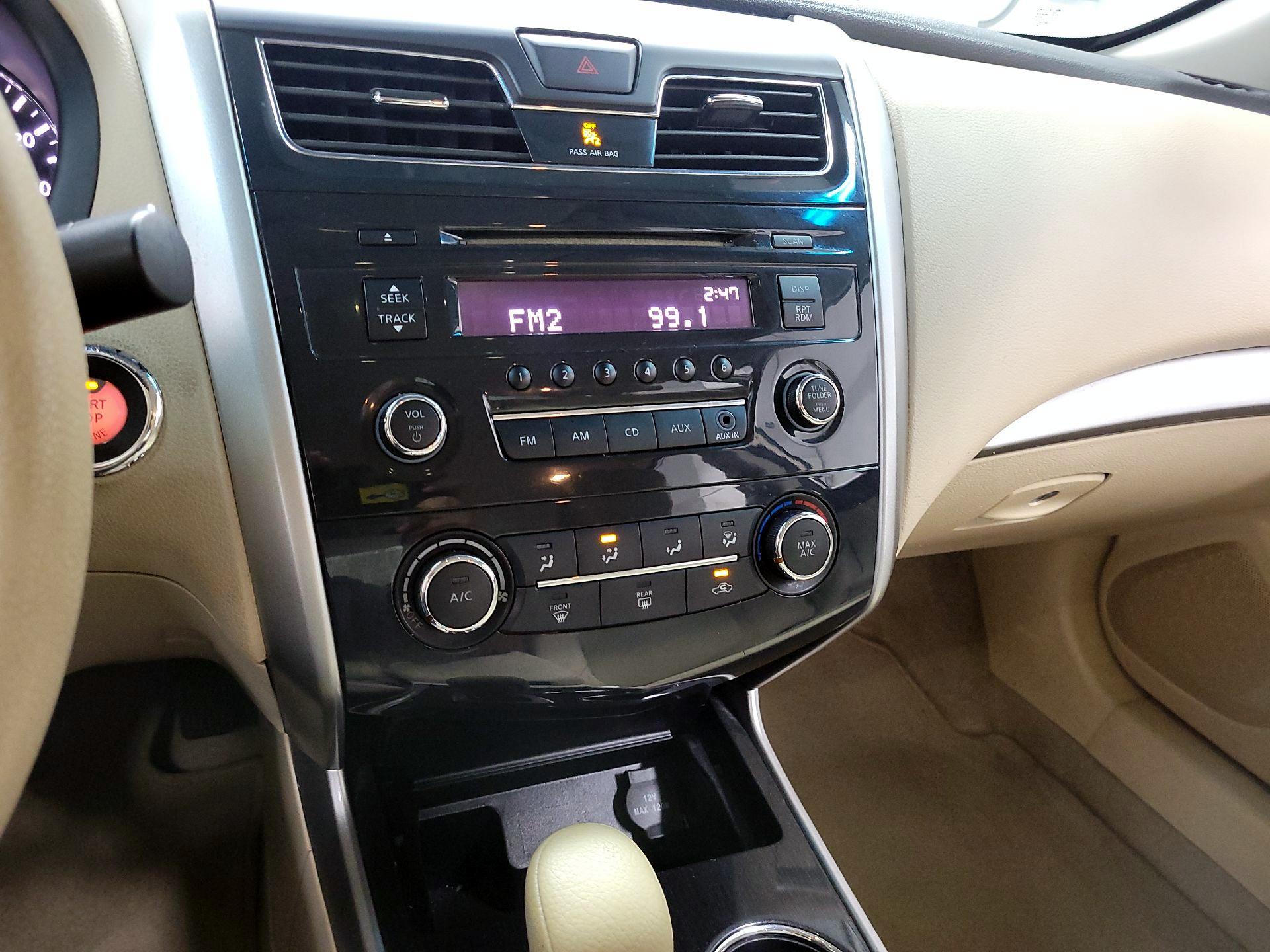 Thumbnail: 2014 Nissan Altima - 14