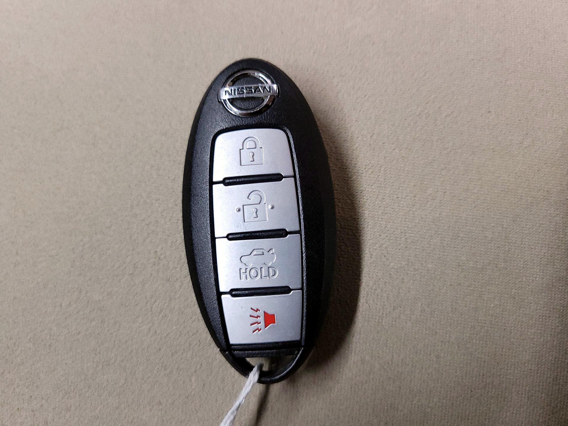 Thumbnail: 2014 Nissan Altima - 18