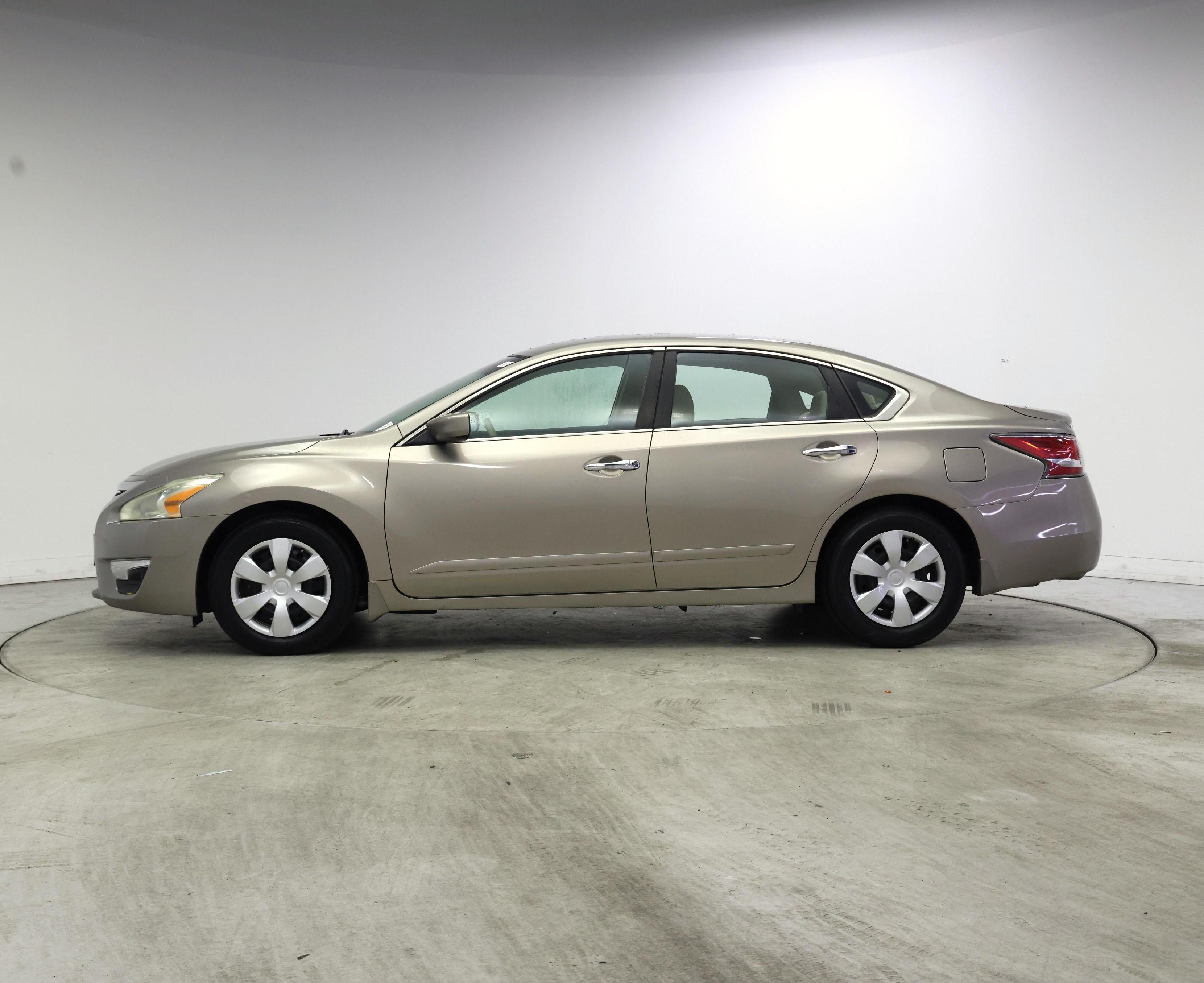 Thumbnail: 2014 Nissan Altima - 3