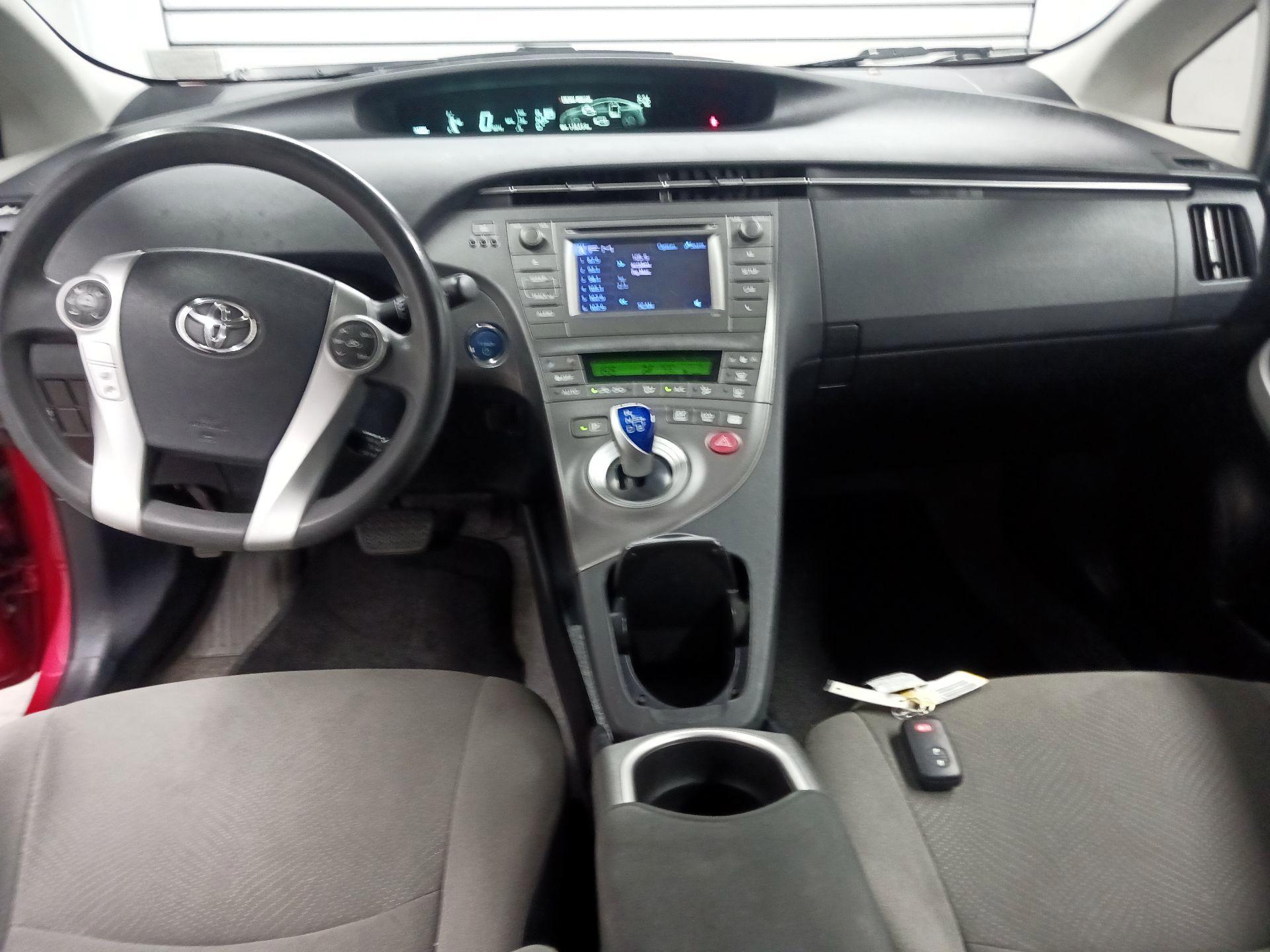 Thumbnail: 2015 Toyota Prius - 9