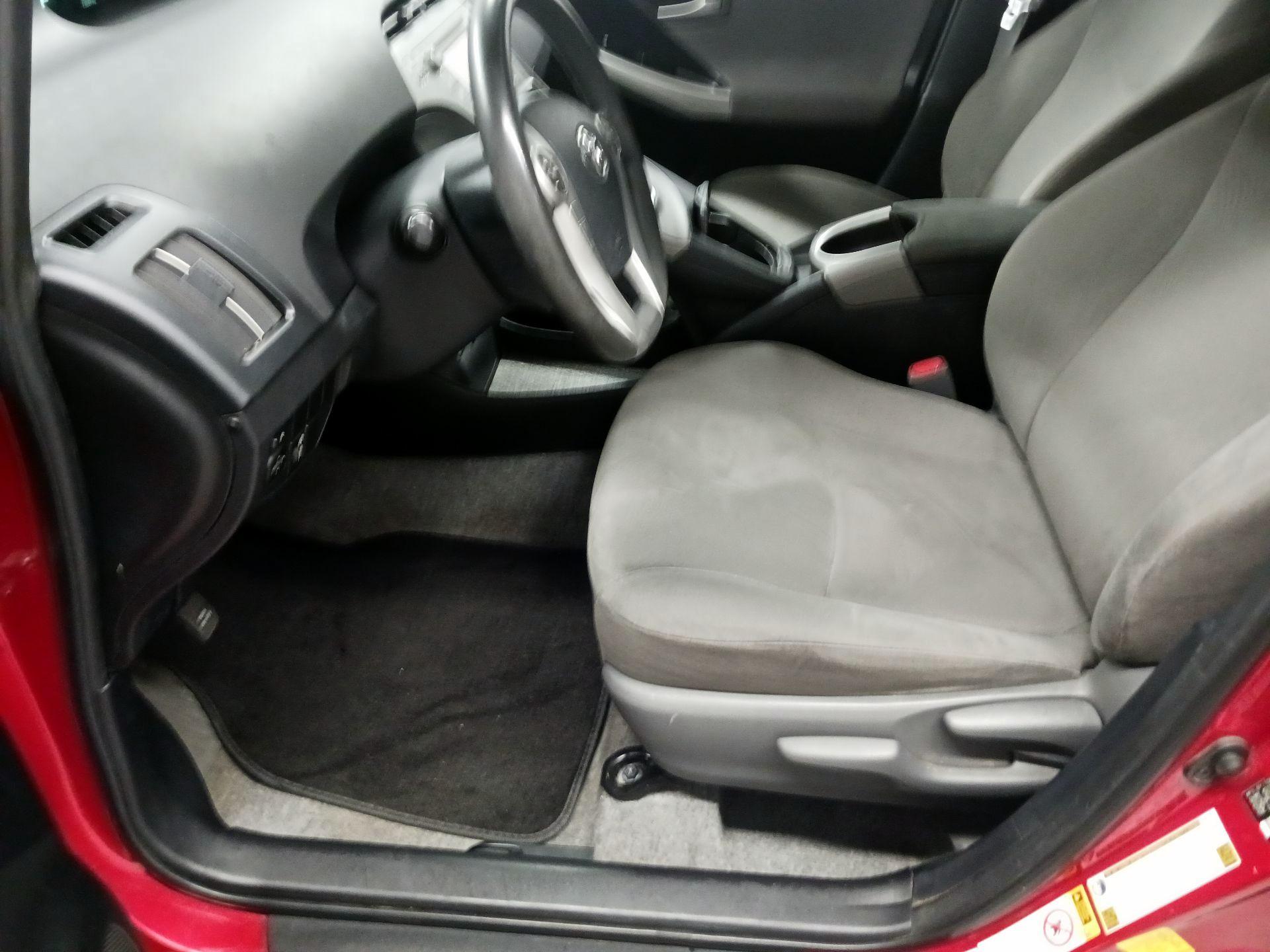 Thumbnail: 2015 Toyota Prius - 11