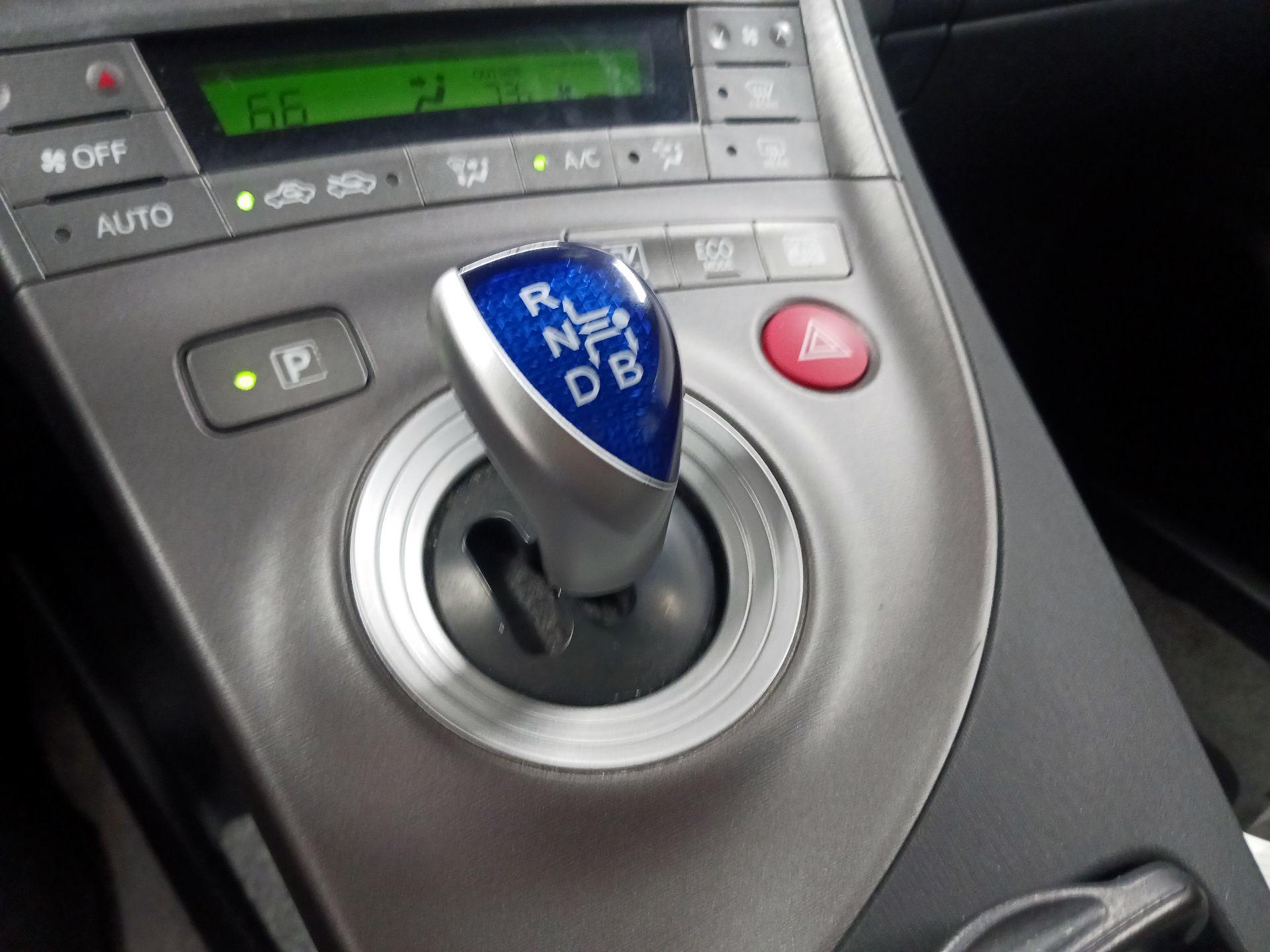 Thumbnail: 2015 Toyota Prius - 15