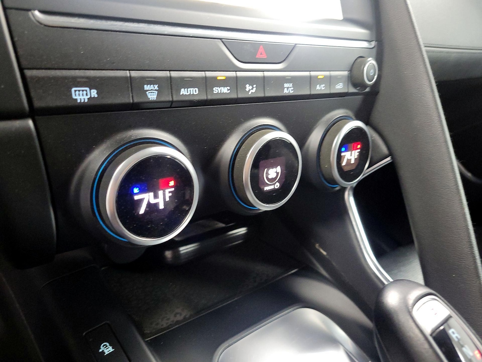 2020 Jaguar E-PACE SE - Photo 15