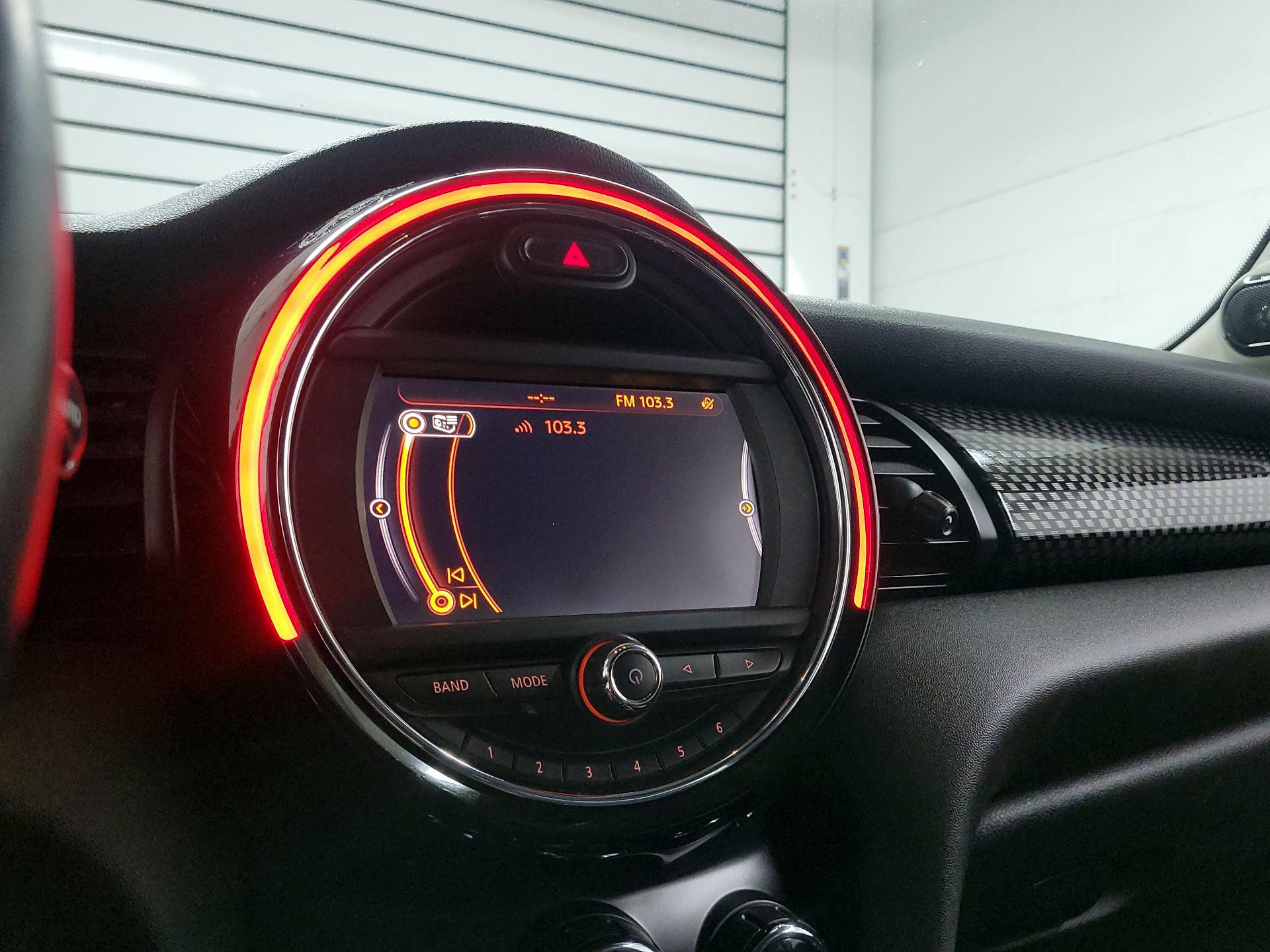 Thumbnail: 2015 MINI Cooper Hardtop - 13