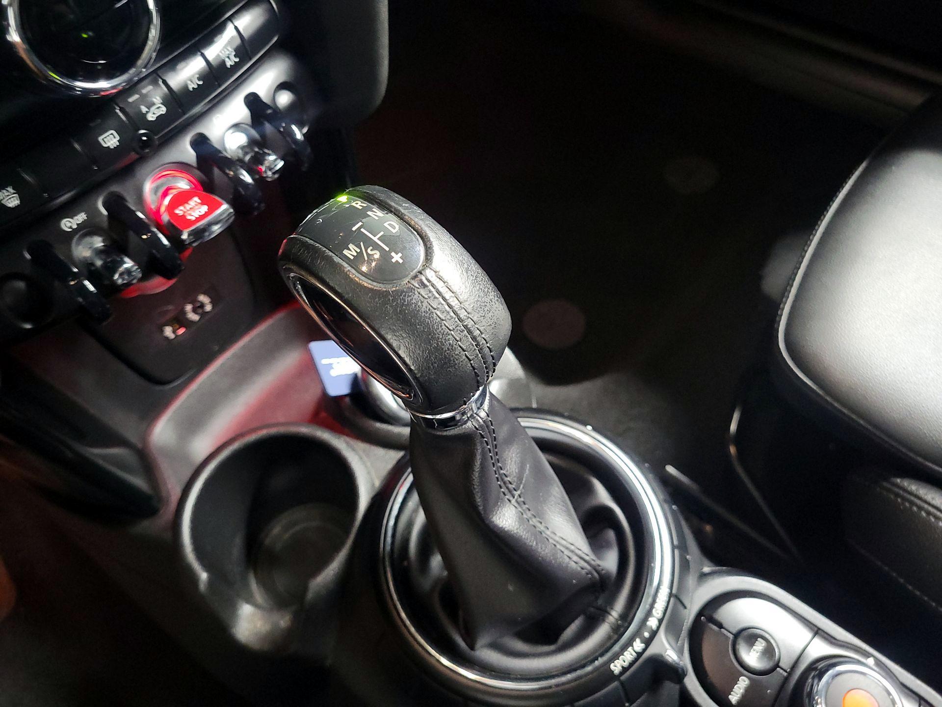 Thumbnail: 2015 MINI Cooper Hardtop - 15