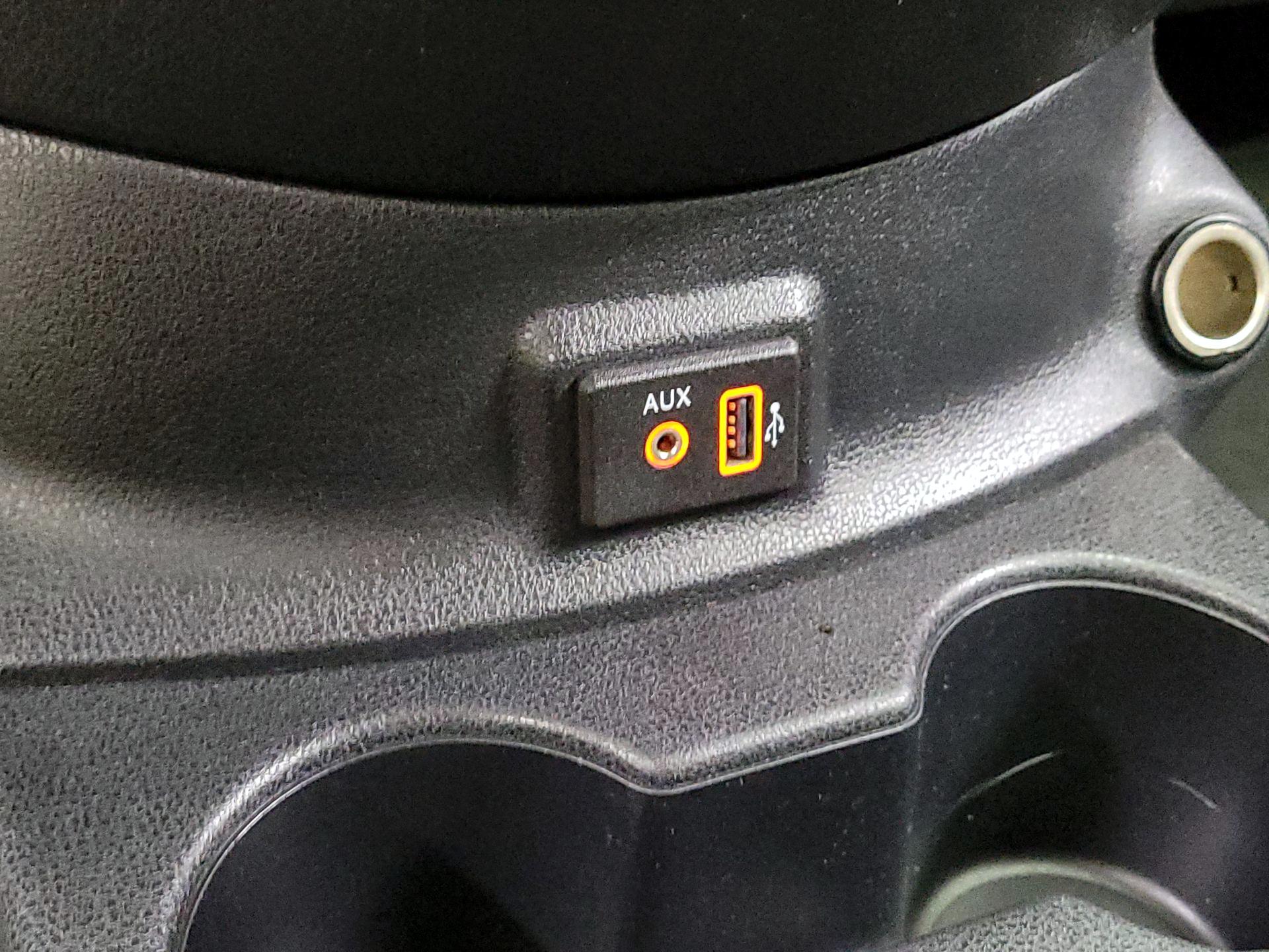 Thumbnail: 2019 Nissan Versa Note - 16