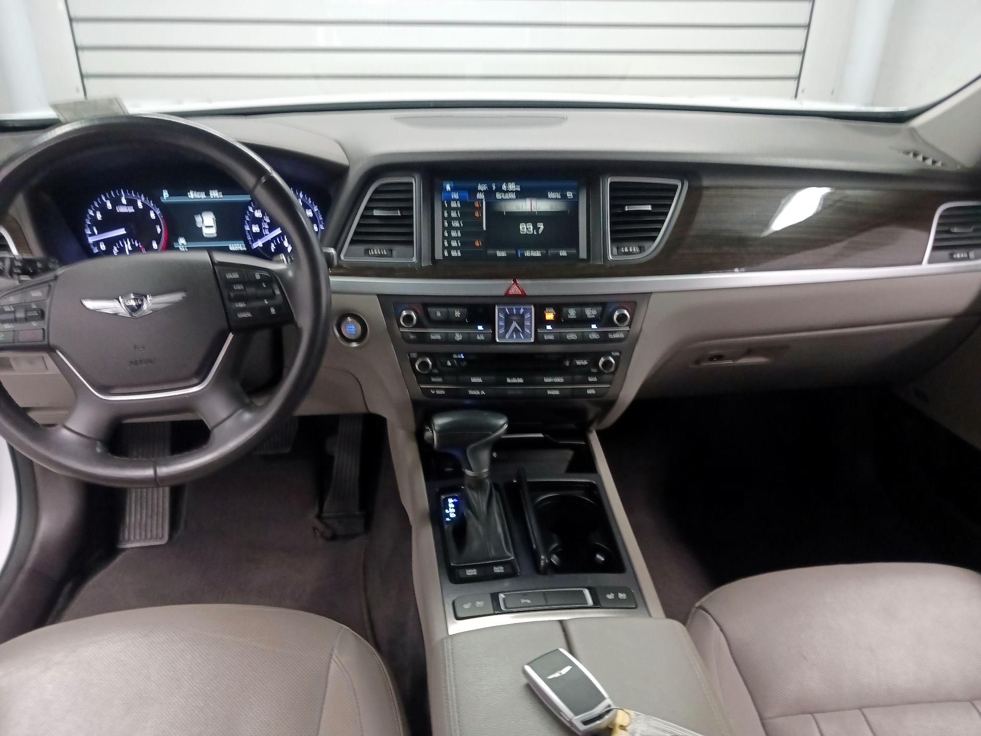 Thumbnail: 2018 Genesis G80 - 9