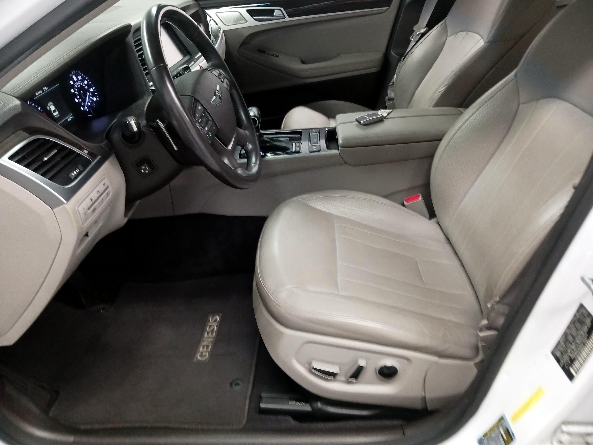 Thumbnail: 2018 Genesis G80 - 11