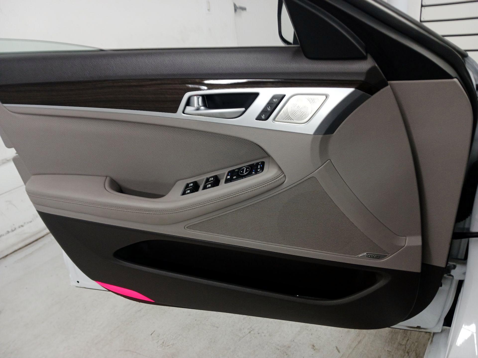 Thumbnail: 2018 Genesis G80 - 12