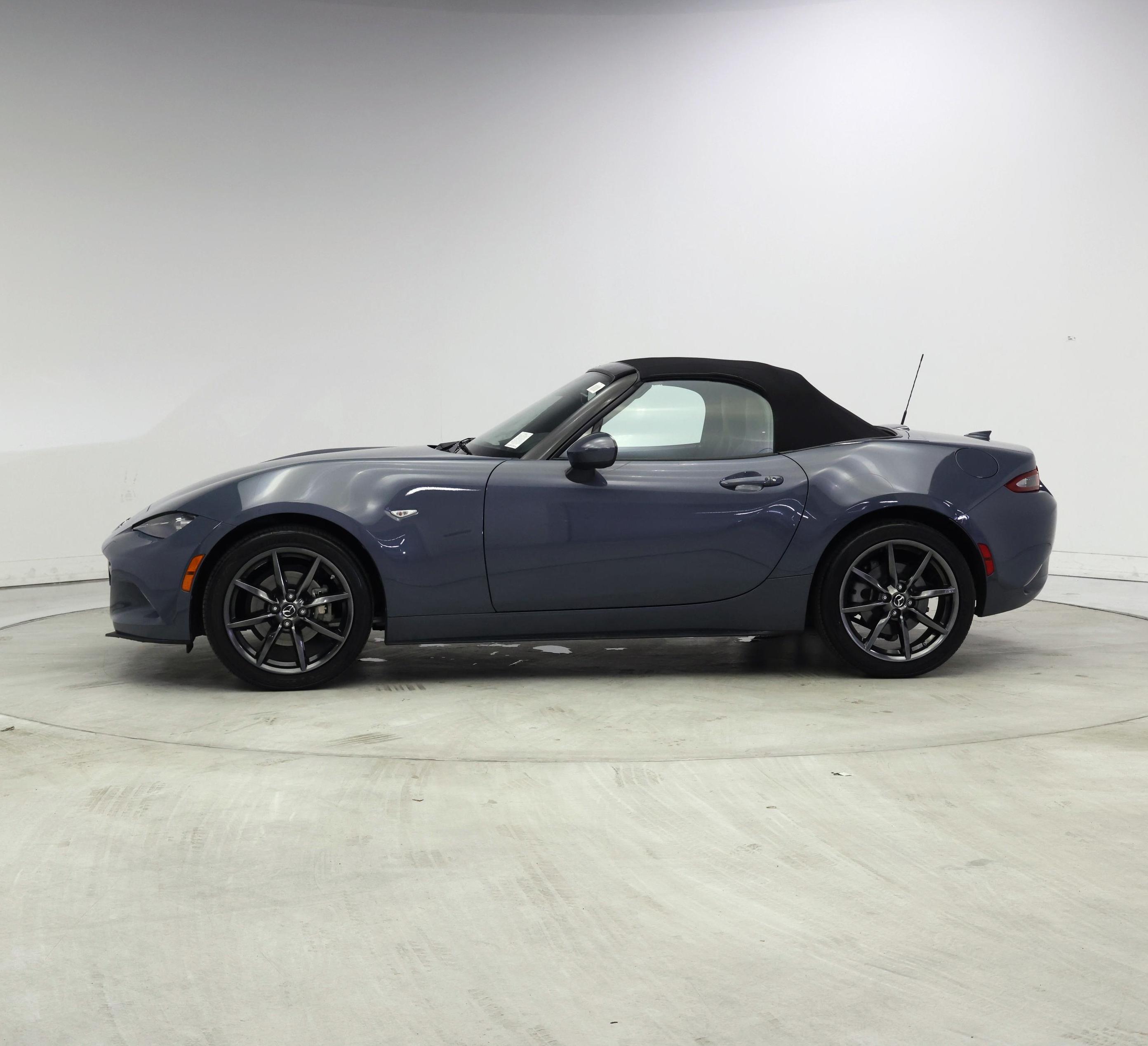 Thumbnail: 2020 Mazda MX-5 Miata - 3