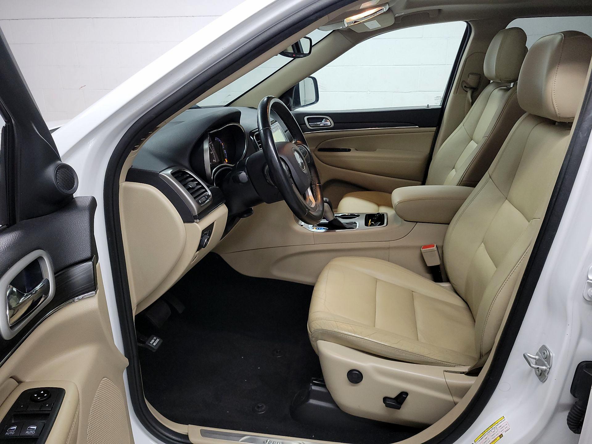 Thumbnail: 2021 Jeep Grand Cherokee - 11