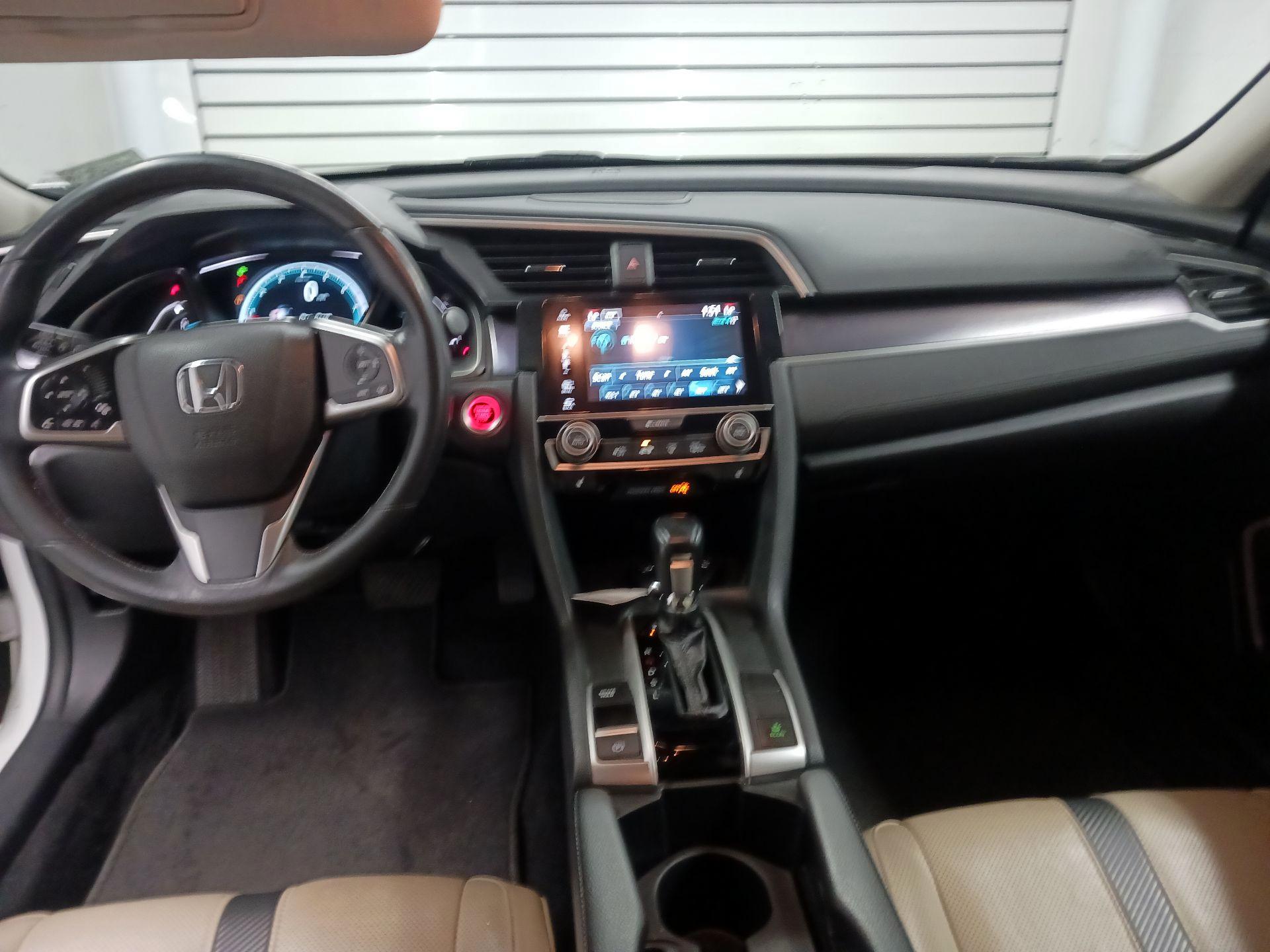 Thumbnail: 2016 Honda Civic - 9