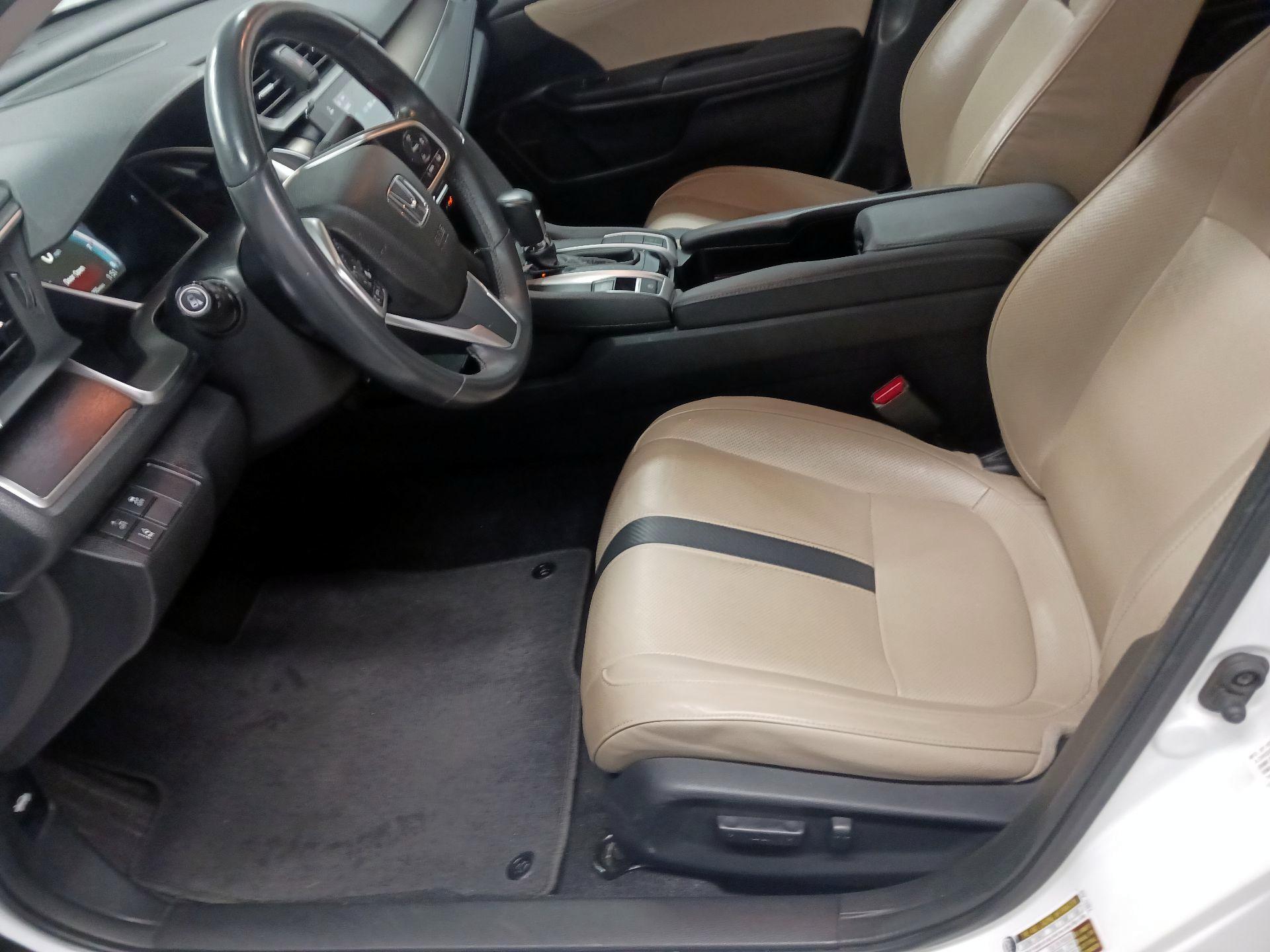 Thumbnail: 2016 Honda Civic - 11