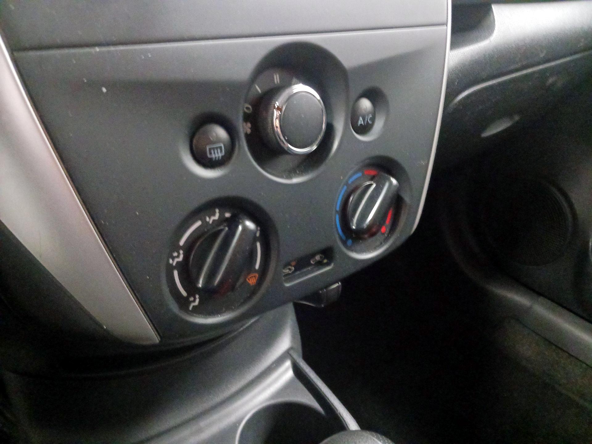 Thumbnail: 2016 Nissan Versa Note - 14