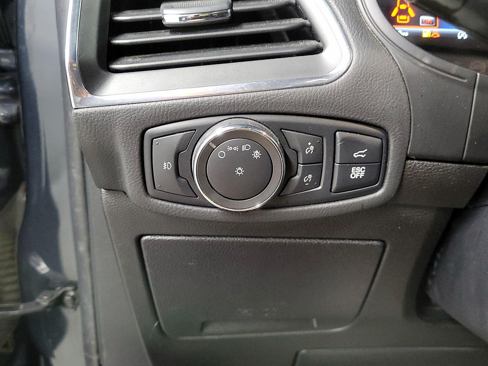 Thumbnail: 2022 Ford Edge - 13