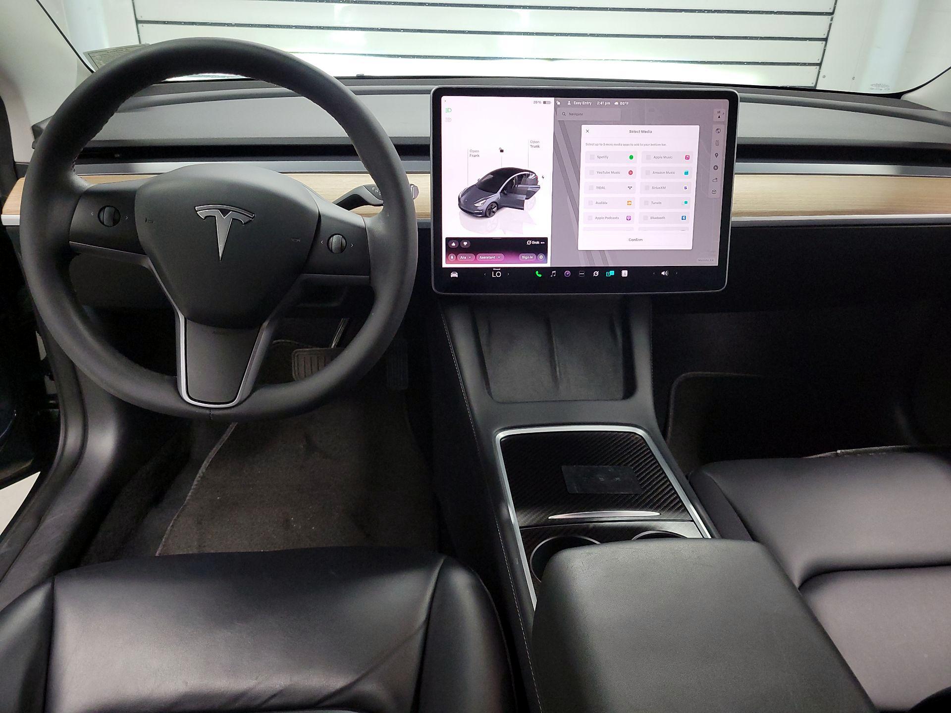 Thumbnail: 2023 Tesla Model 3 - 9