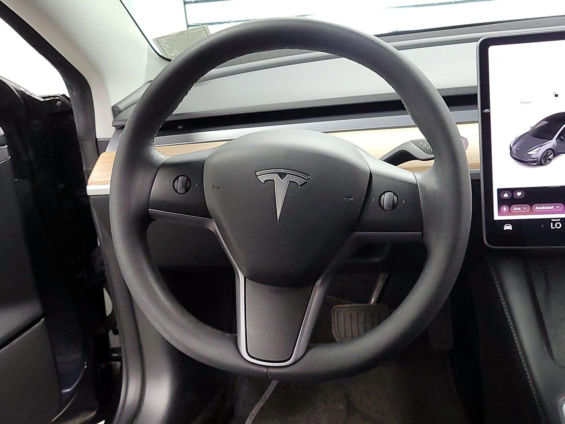 Thumbnail: 2023 Tesla Model 3 - 10