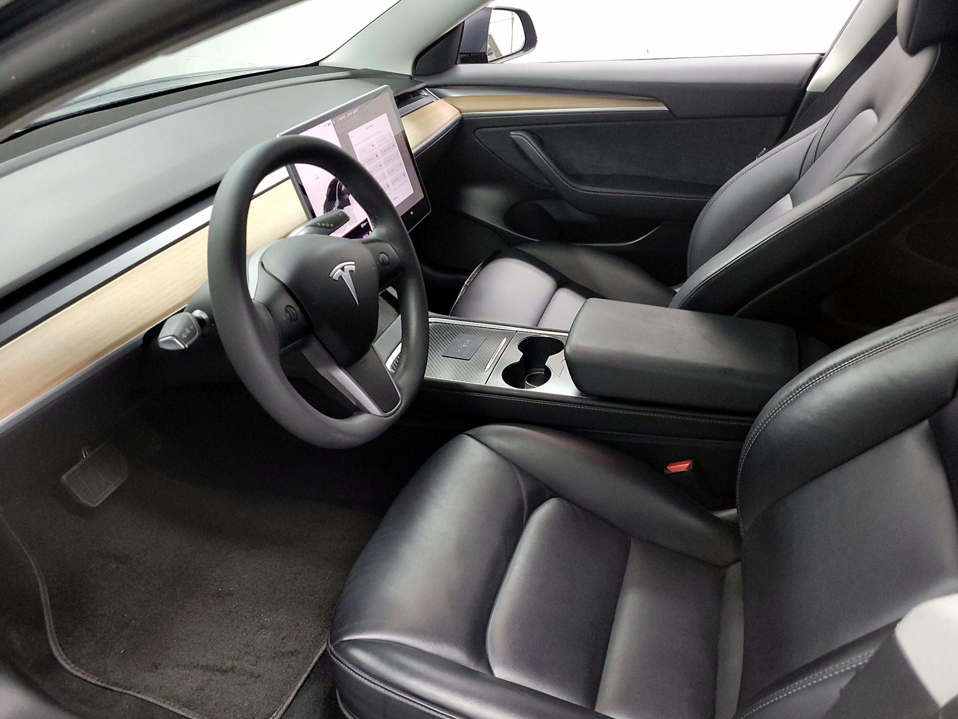 Thumbnail: 2023 Tesla Model 3 - 11