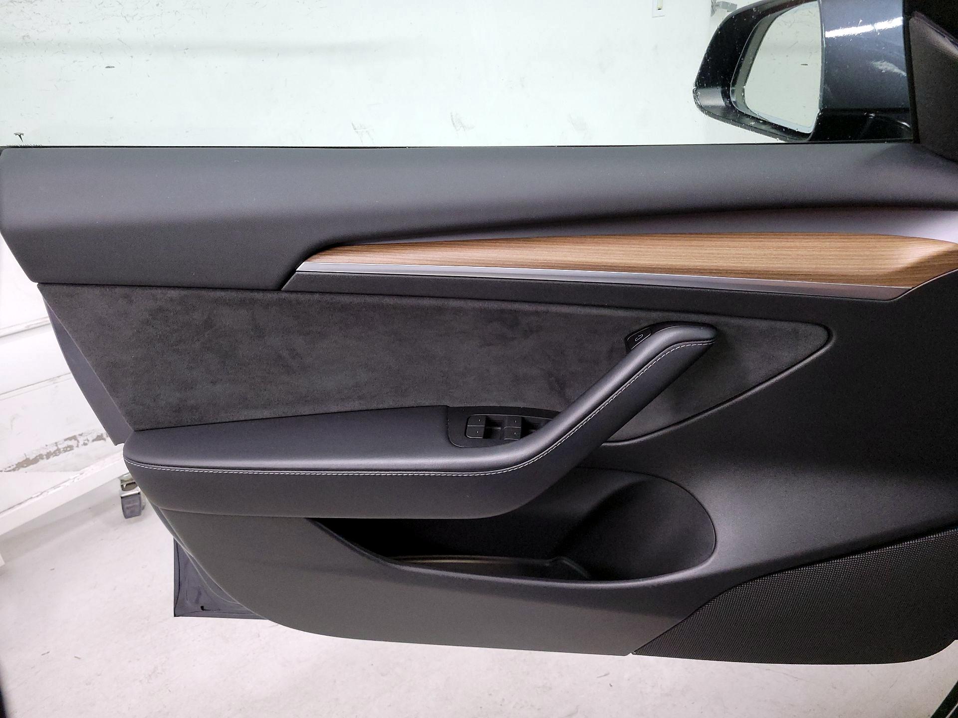 Thumbnail: 2023 Tesla Model 3 - 12