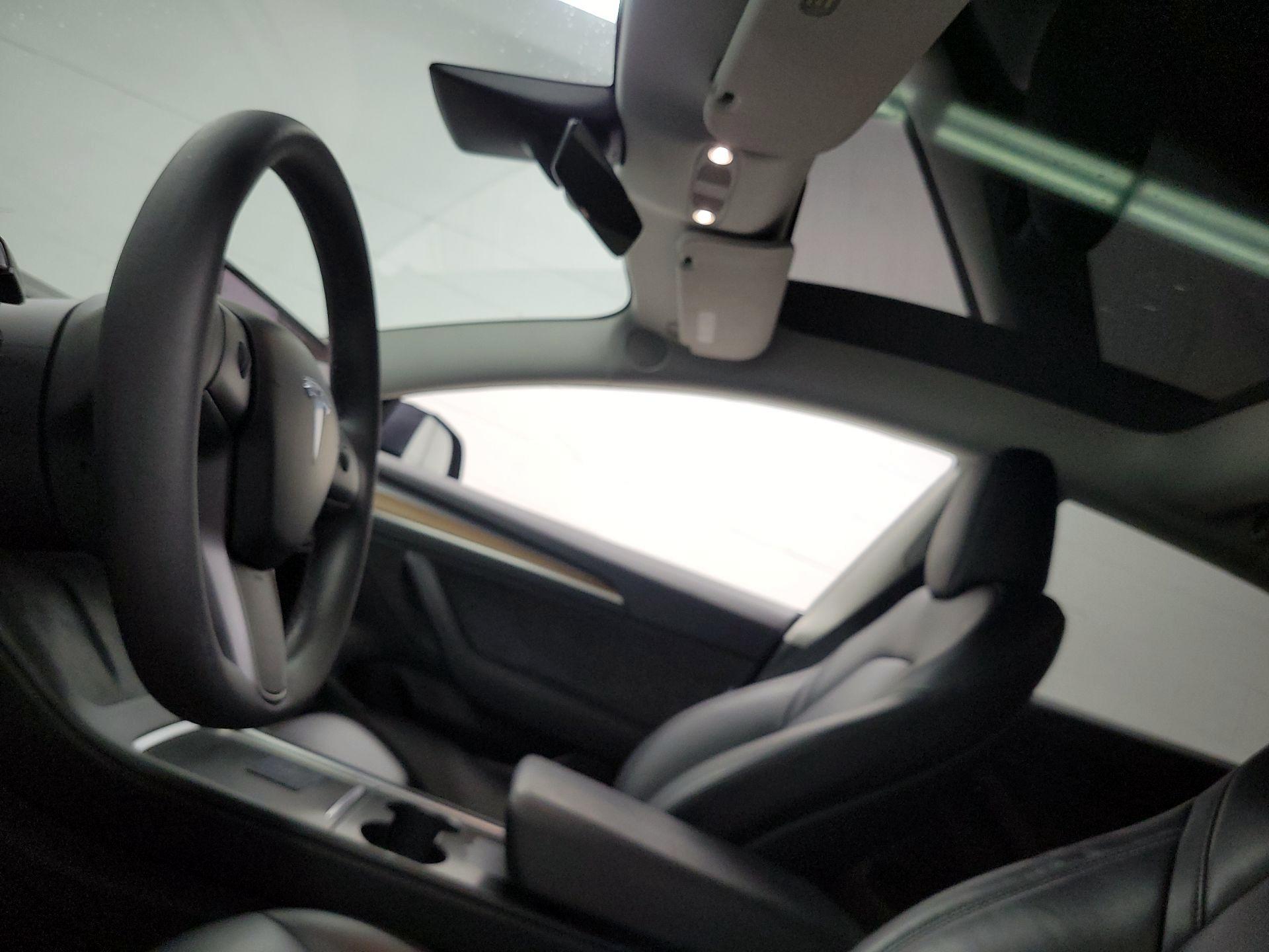 Thumbnail: 2023 Tesla Model 3 - 17