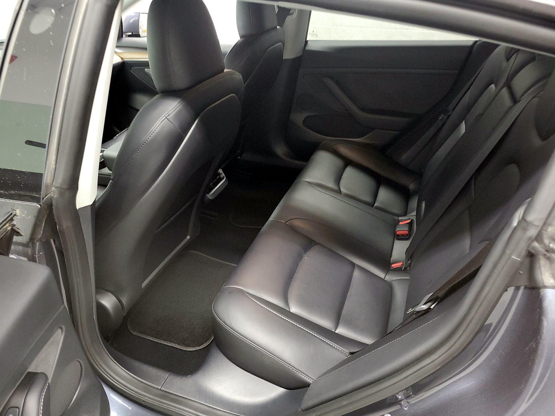 Thumbnail: 2023 Tesla Model 3 - 18