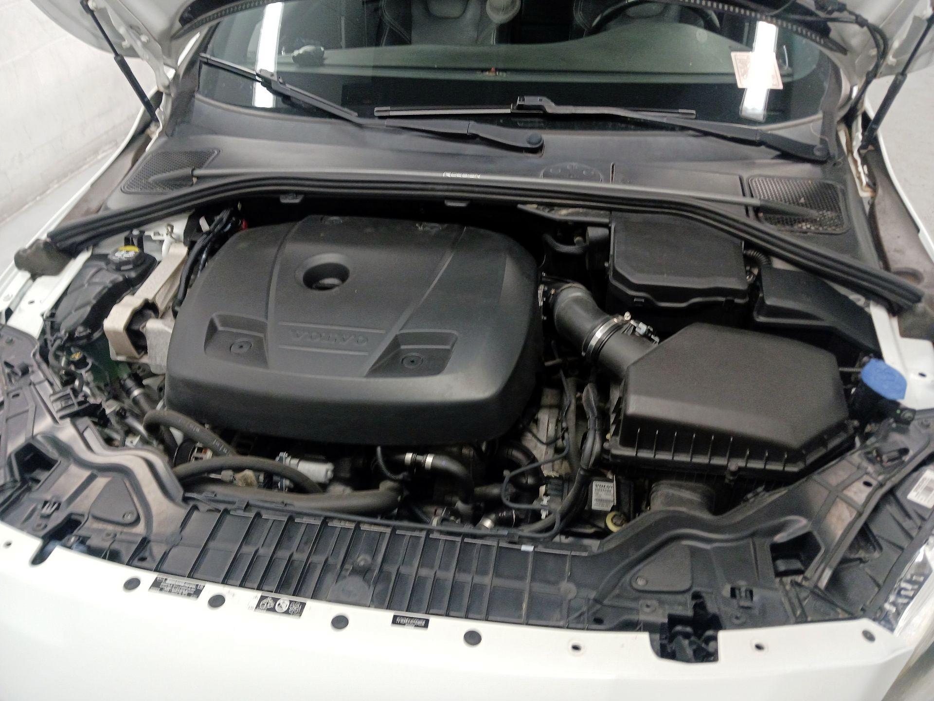 Thumbnail: 2016 Volvo V60 - 17