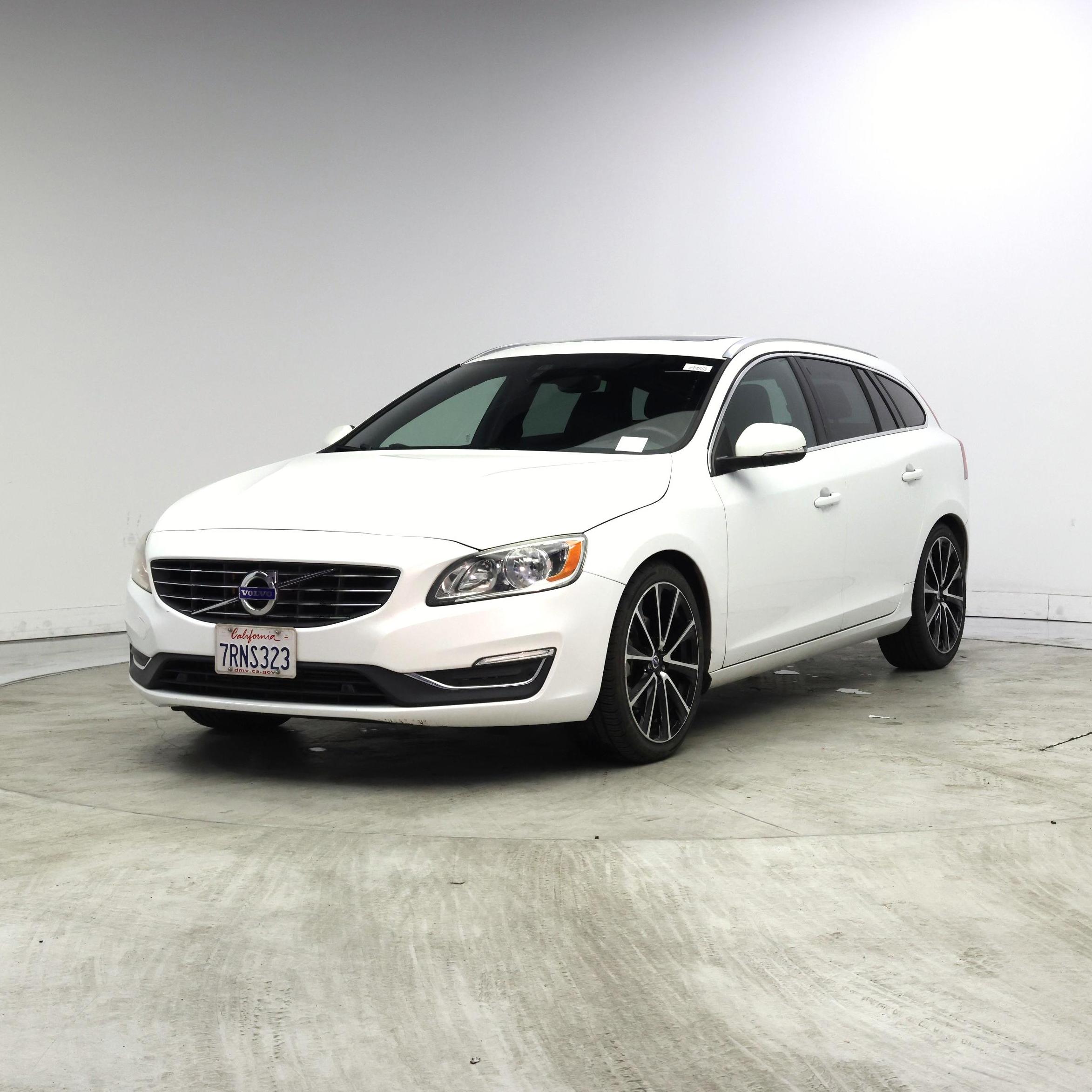 Thumbnail: 2016 Volvo V60 - 4