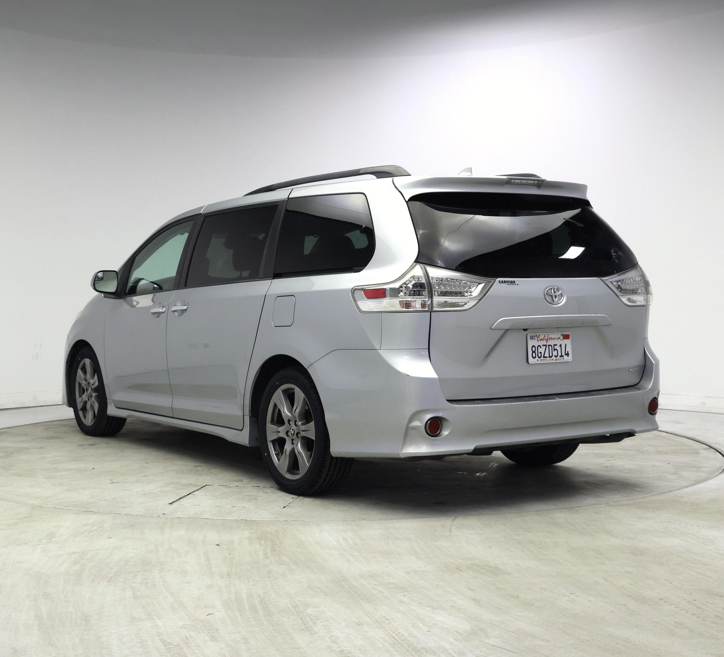 Thumbnail: 2019 Toyota Sienna - 2