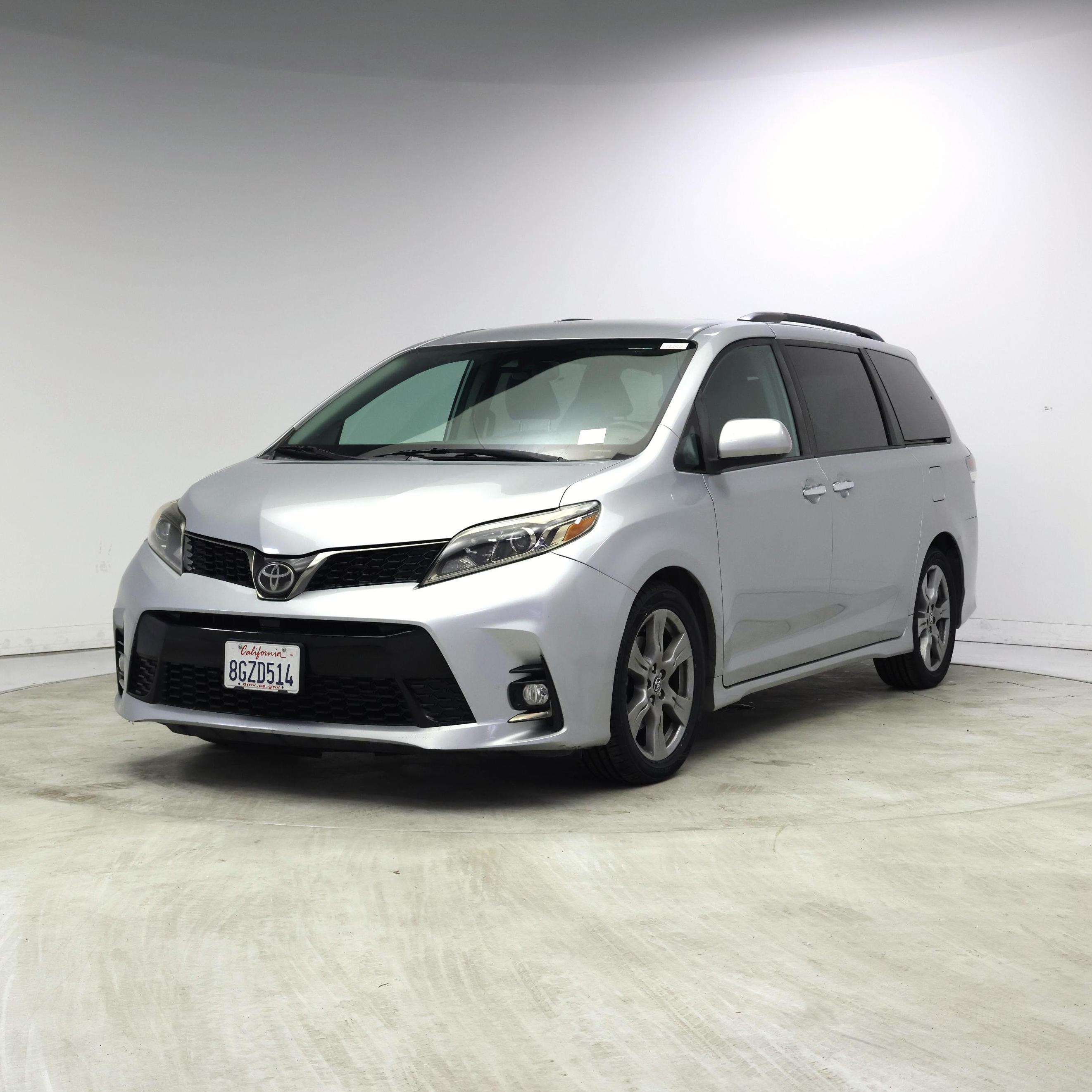 Thumbnail: 2019 Toyota Sienna - 4