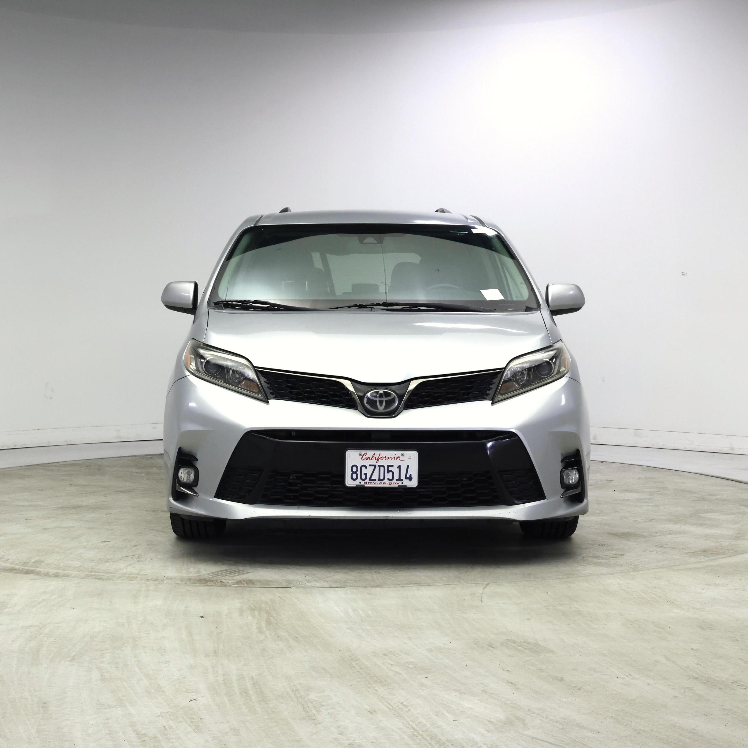 Thumbnail: 2019 Toyota Sienna - 5