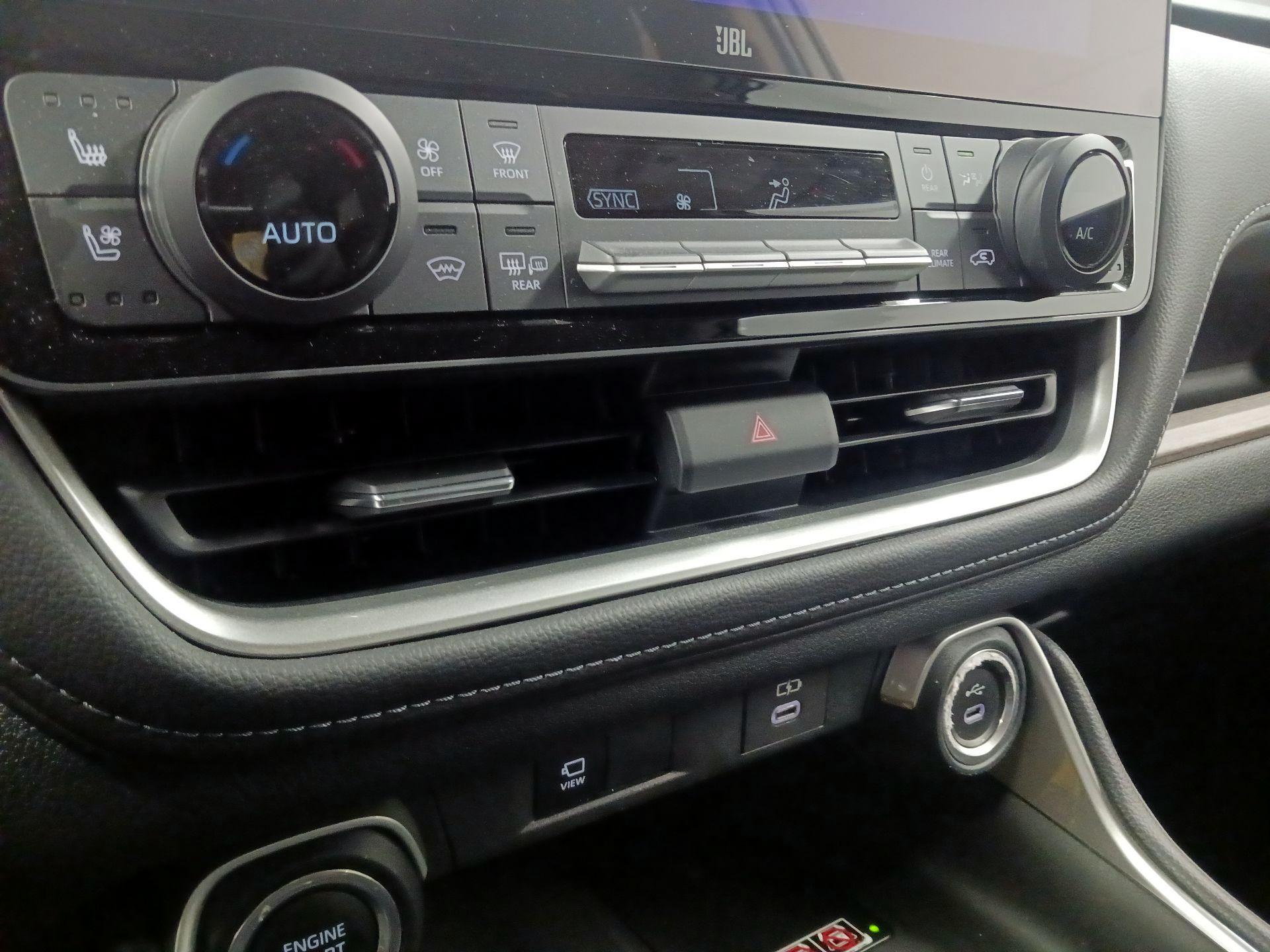 Thumbnail: 2024 Toyota Grand Highlander - 16