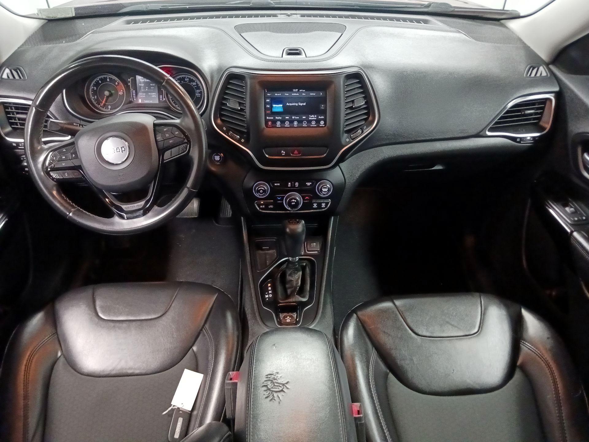 Thumbnail: 2019 Jeep Cherokee - 9