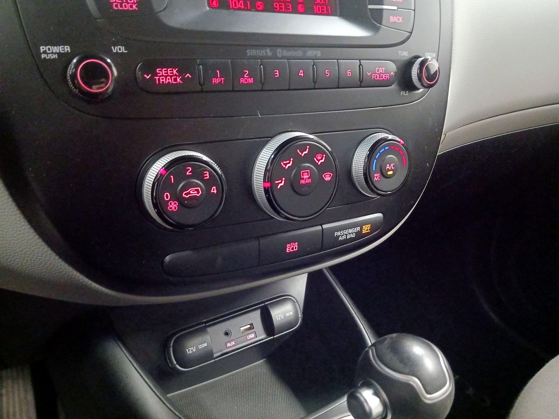 Thumbnail: 2015 Kia Soul - 14