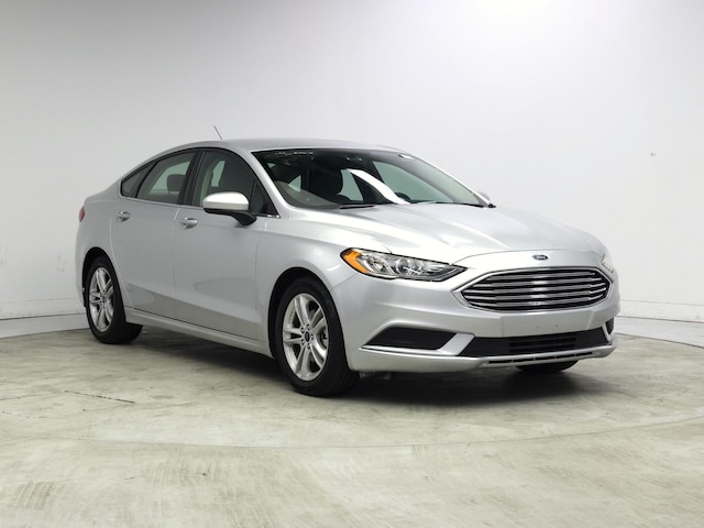 Silver 2018 Ford Fusion SE Sedan Front-Wheel Drive Automatic