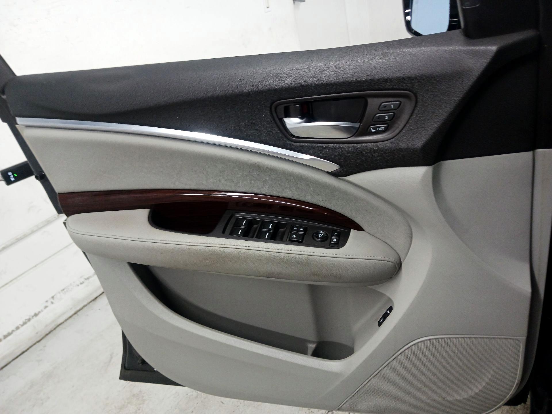 Thumbnail: 2016 Acura MDX - 12