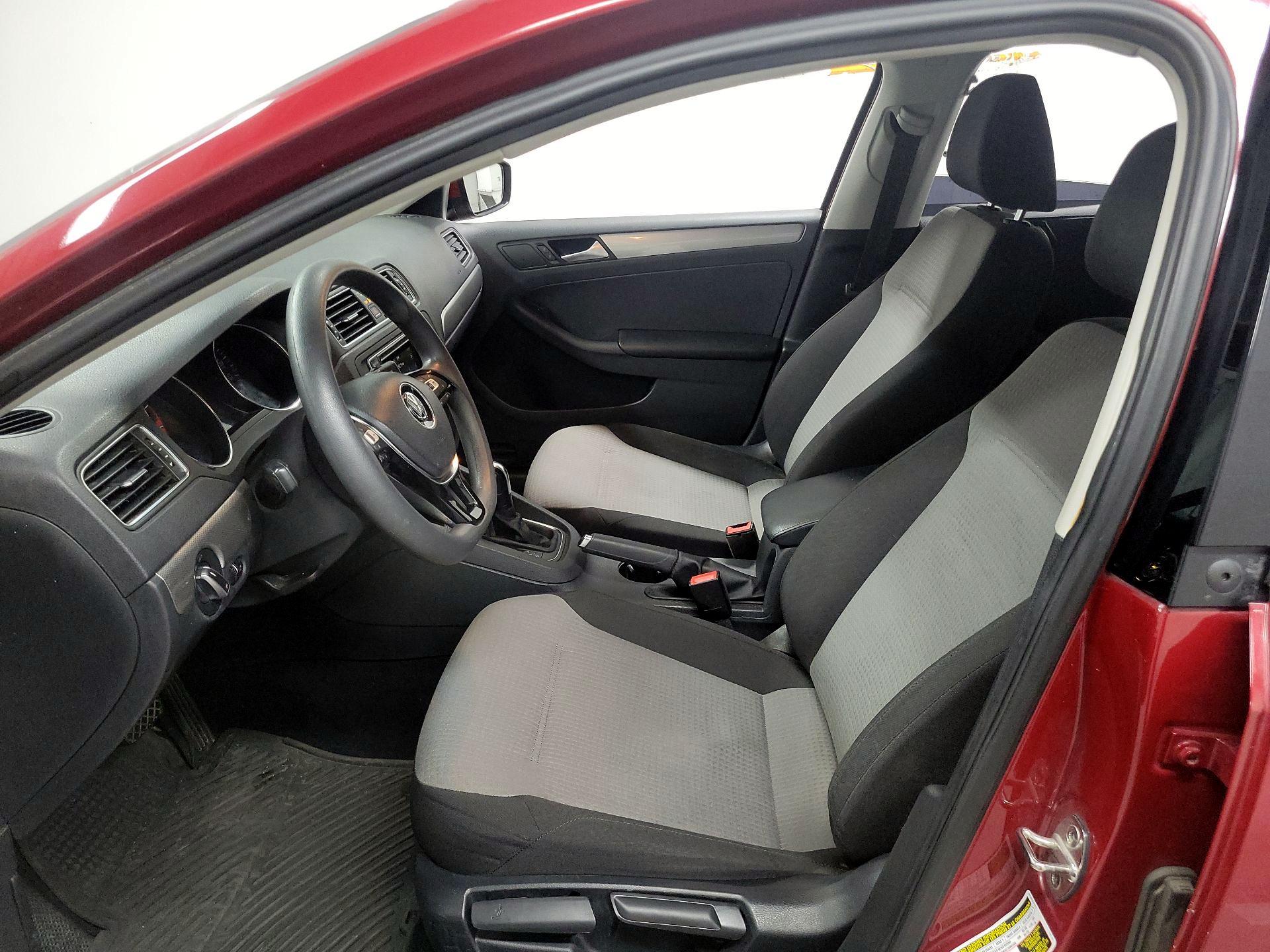 Thumbnail: 2017 Volkswagen Jetta - 11