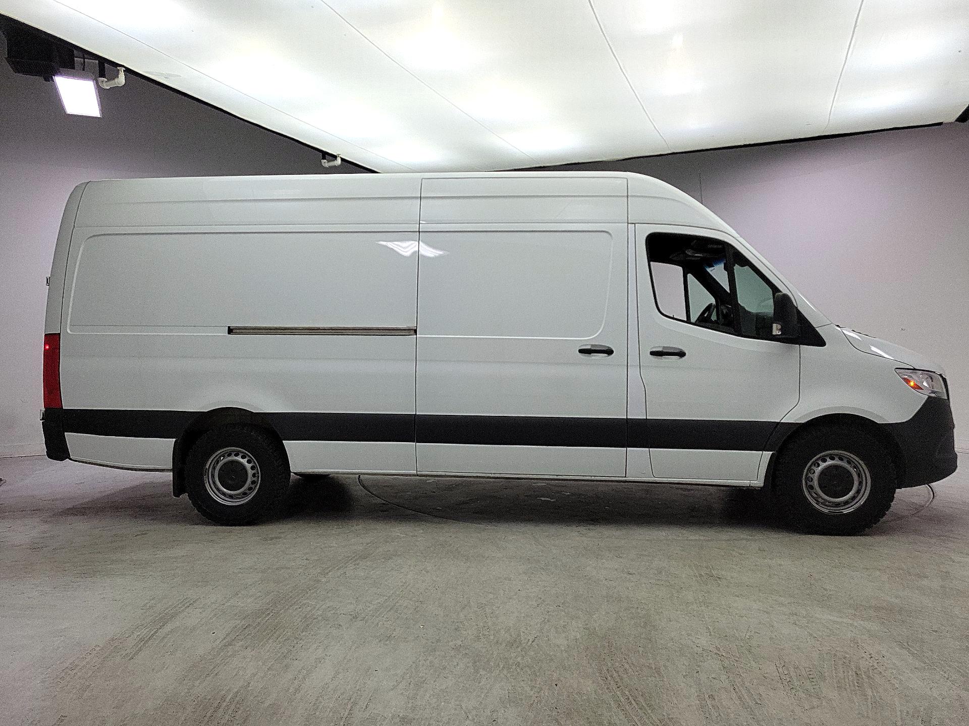Thumbnail: 2022 Mercedes-Benz Sprinter - 4