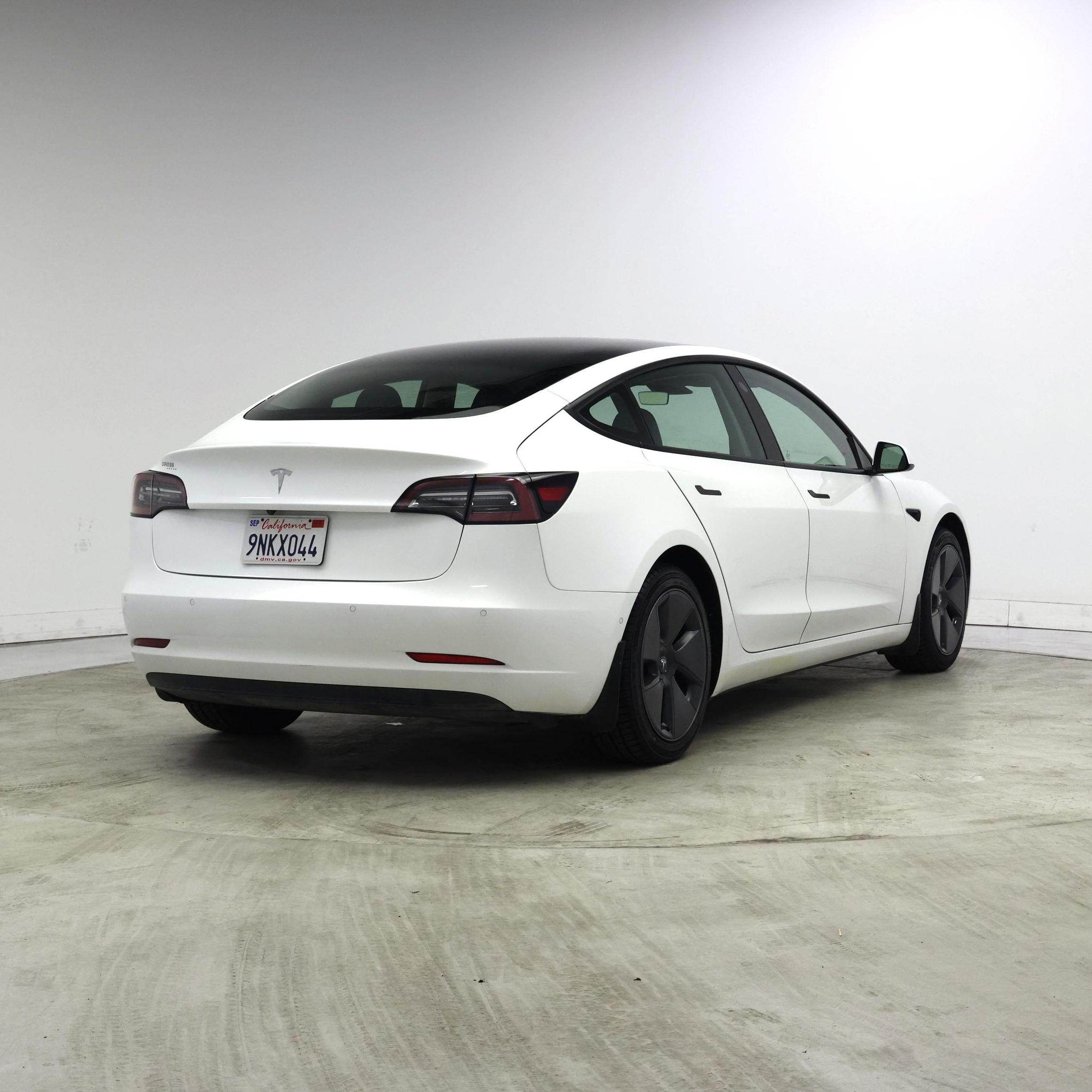 Thumbnail: 2021 Tesla Model 3 - 8