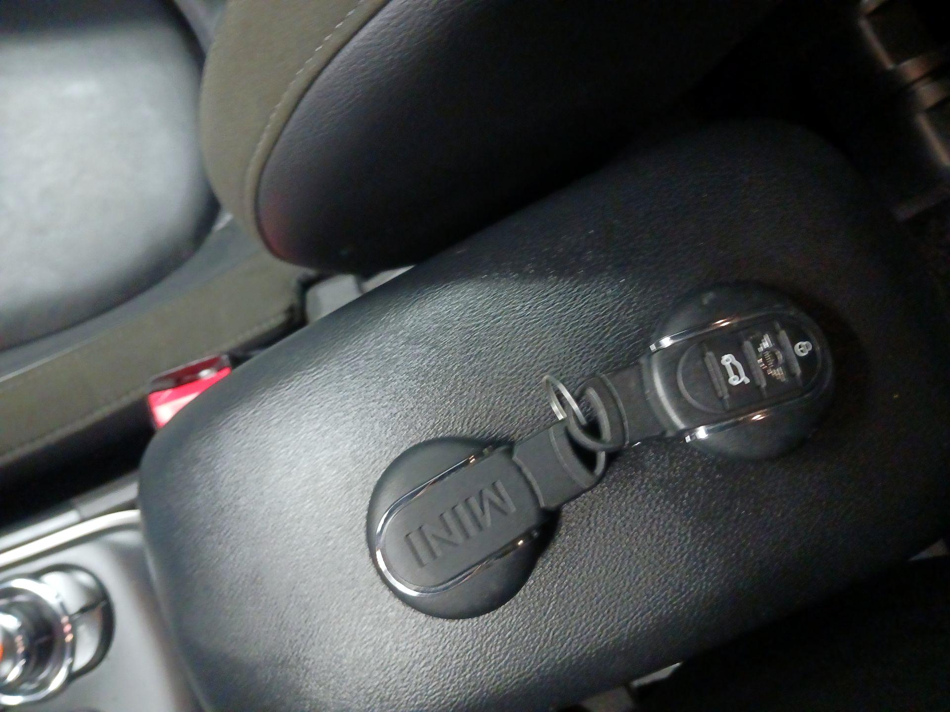 Thumbnail: 2021 MINI Cooper Countryman - 18