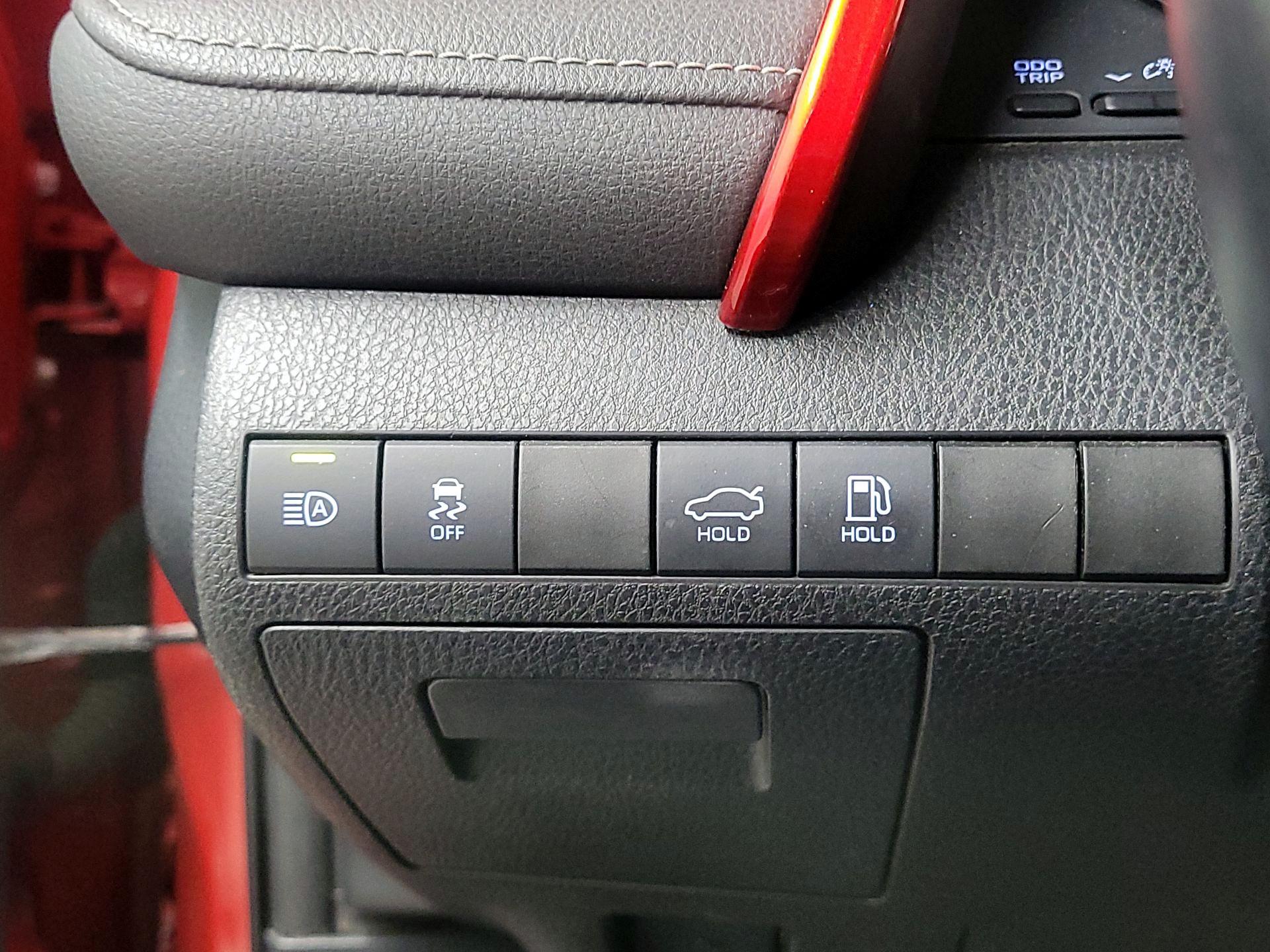 Thumbnail: 2019 Toyota Camry - 13