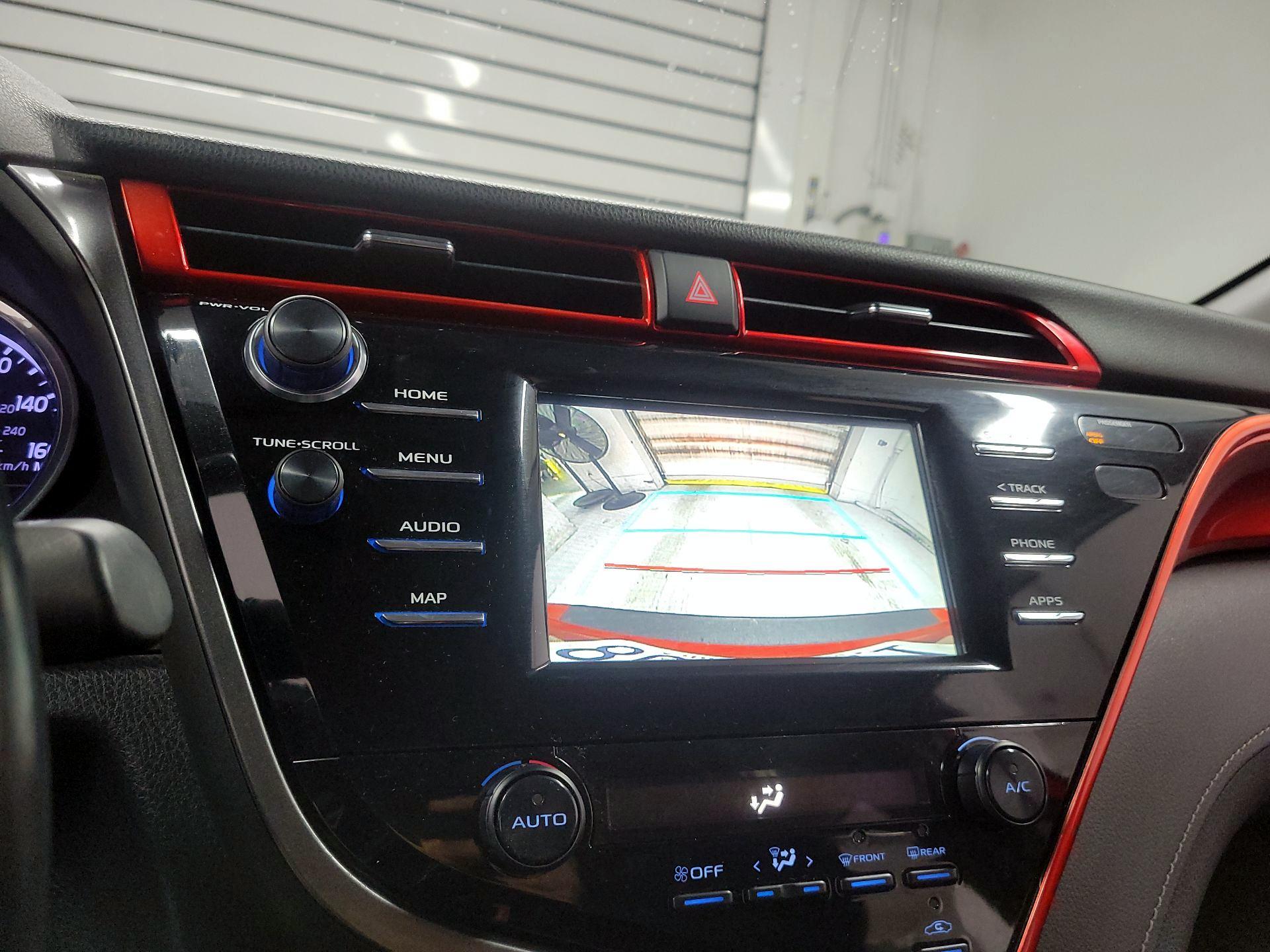Thumbnail: 2019 Toyota Camry - 14