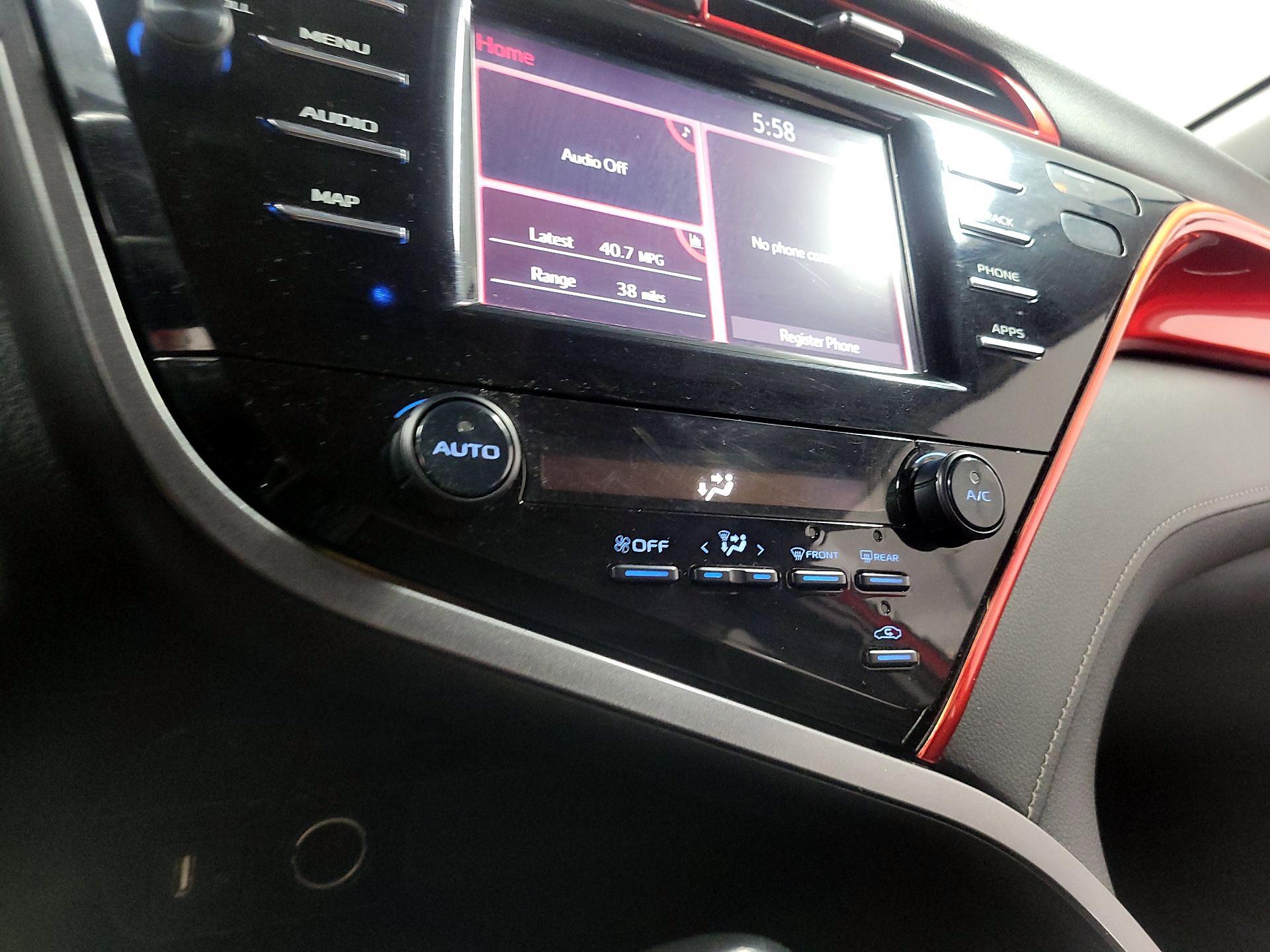 Thumbnail: 2019 Toyota Camry - 16