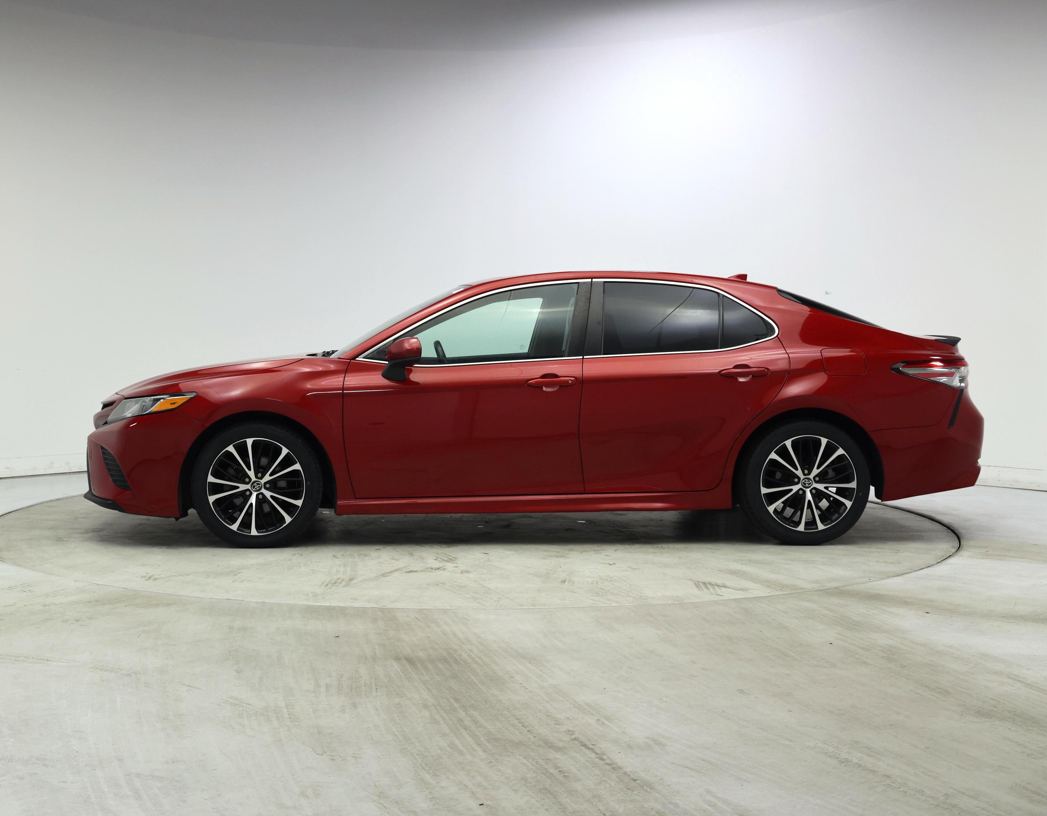 Thumbnail: 2019 Toyota Camry - 3